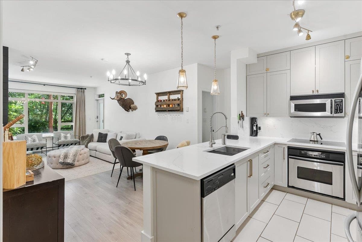 106 - 200 Capilano Road, Port Moody, V3H 5N1 — photo 5