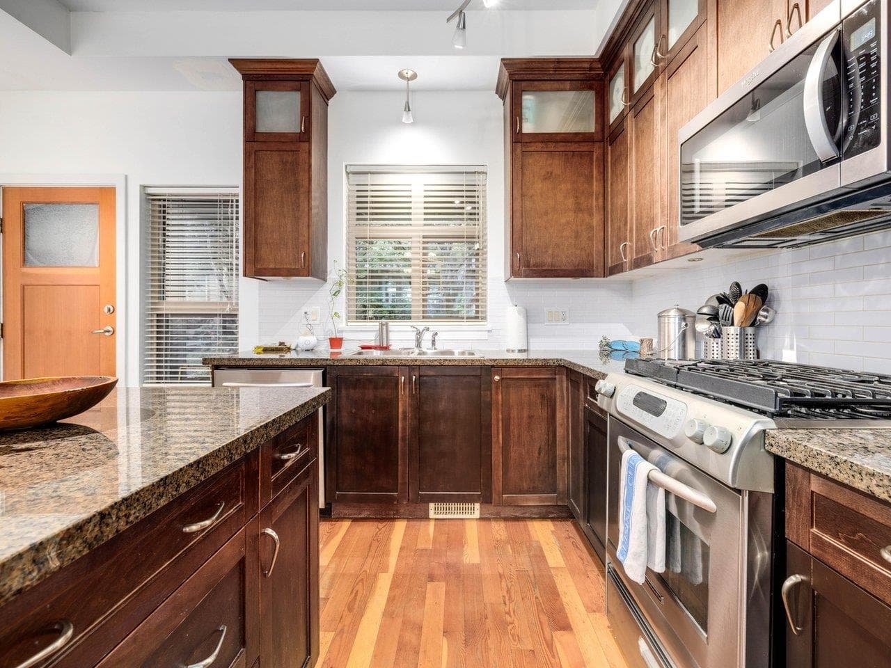 123 - 250 Salter Street, New Westminster, V3M 0B7 — photo 3