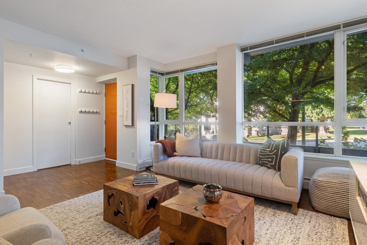 188 Chesterfield Avenue, North Vancouver, V7M 0A4 — photo 2