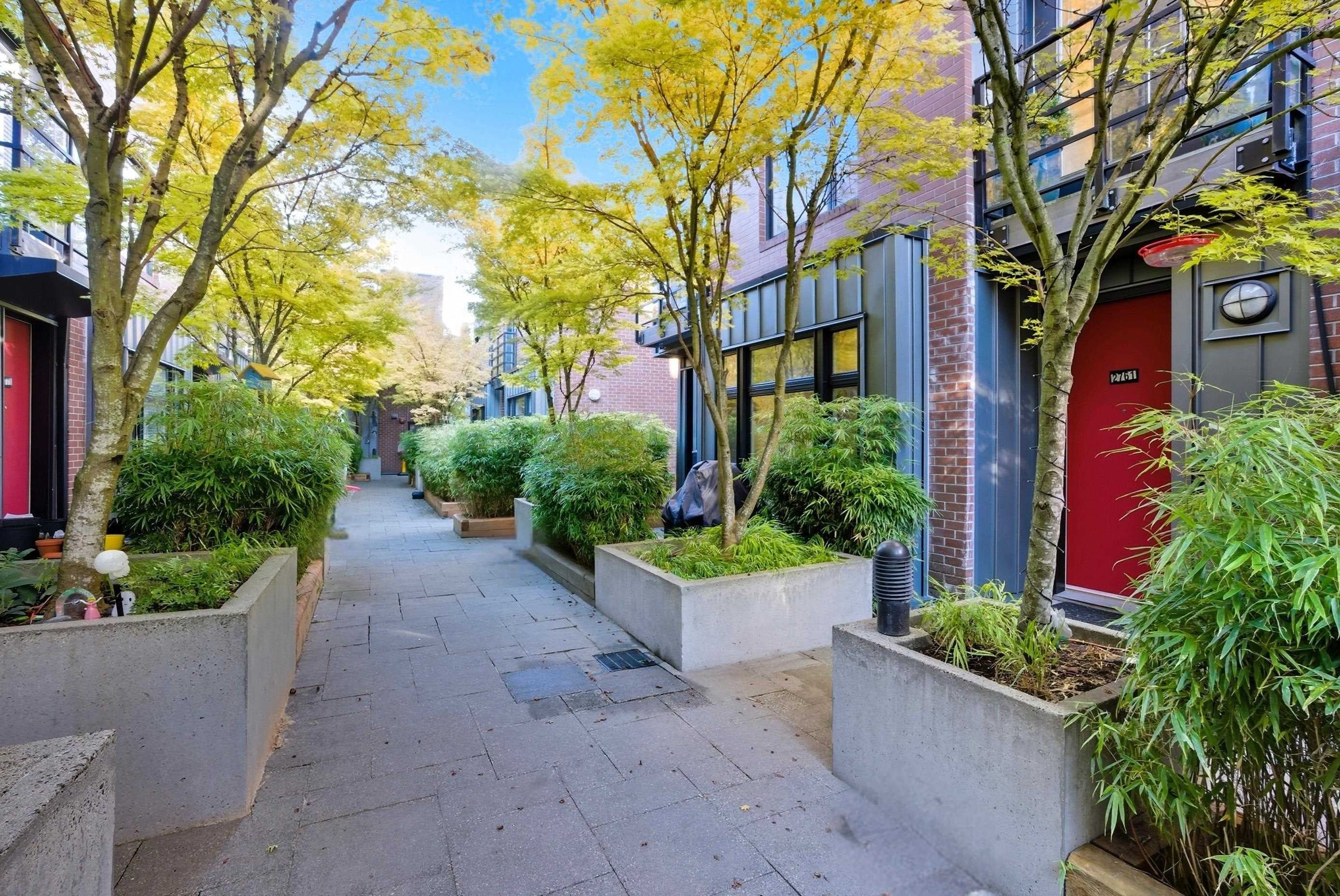 2761 Guelph Street, Vancouver, V5T 3P6 — photo 2