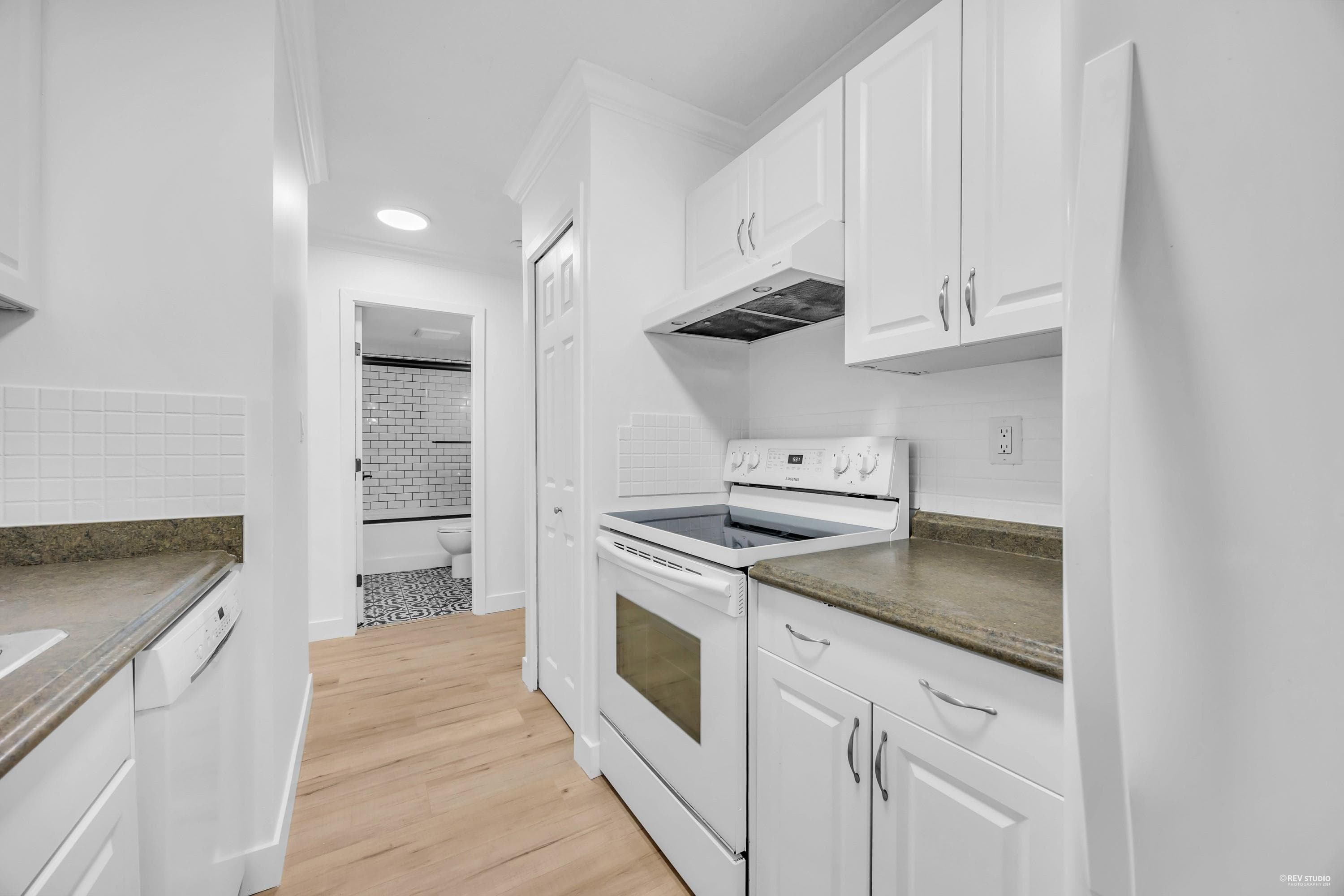 104 - 33598 George Ferguson Way, Abbotsford, V2S 2L8 — photo 2