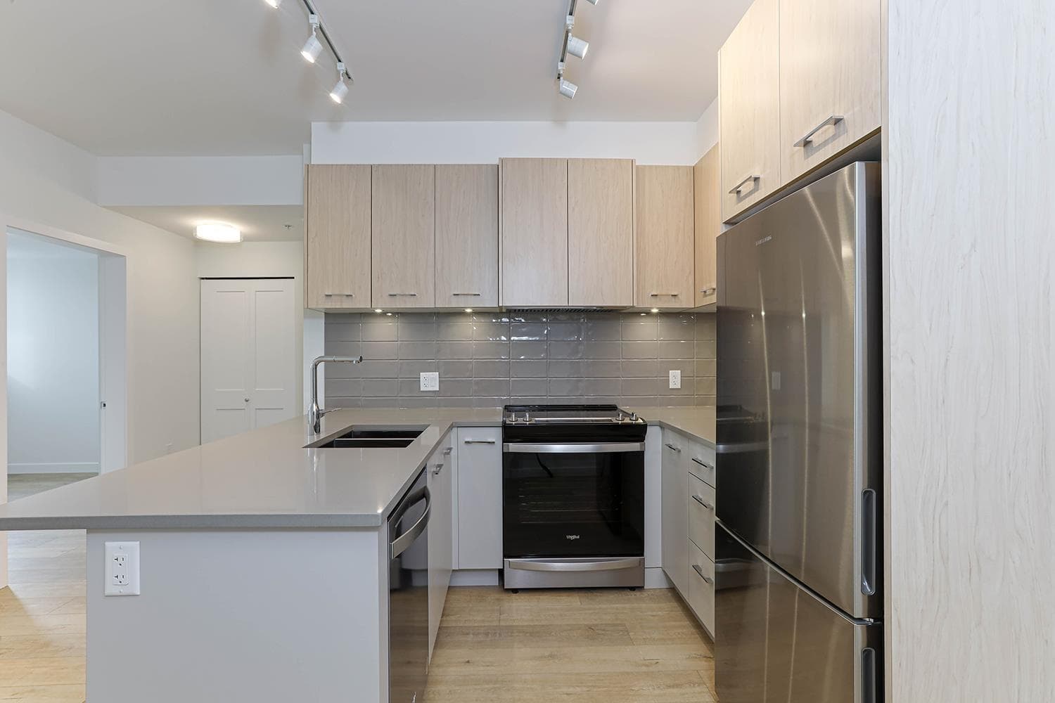 303 - 4933 Clarendon Street, Vancouver, V5R 3J3 — photo 5