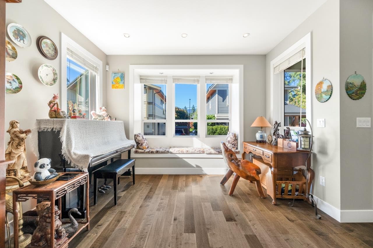 2020 Carson Court, North Vancouver, V7M 0E1 — photo 5