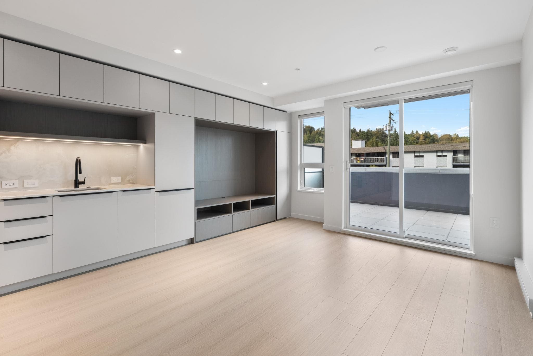 210 - 2015 St. Johns Street, Port Moody, V3H 0N5 — photo 4