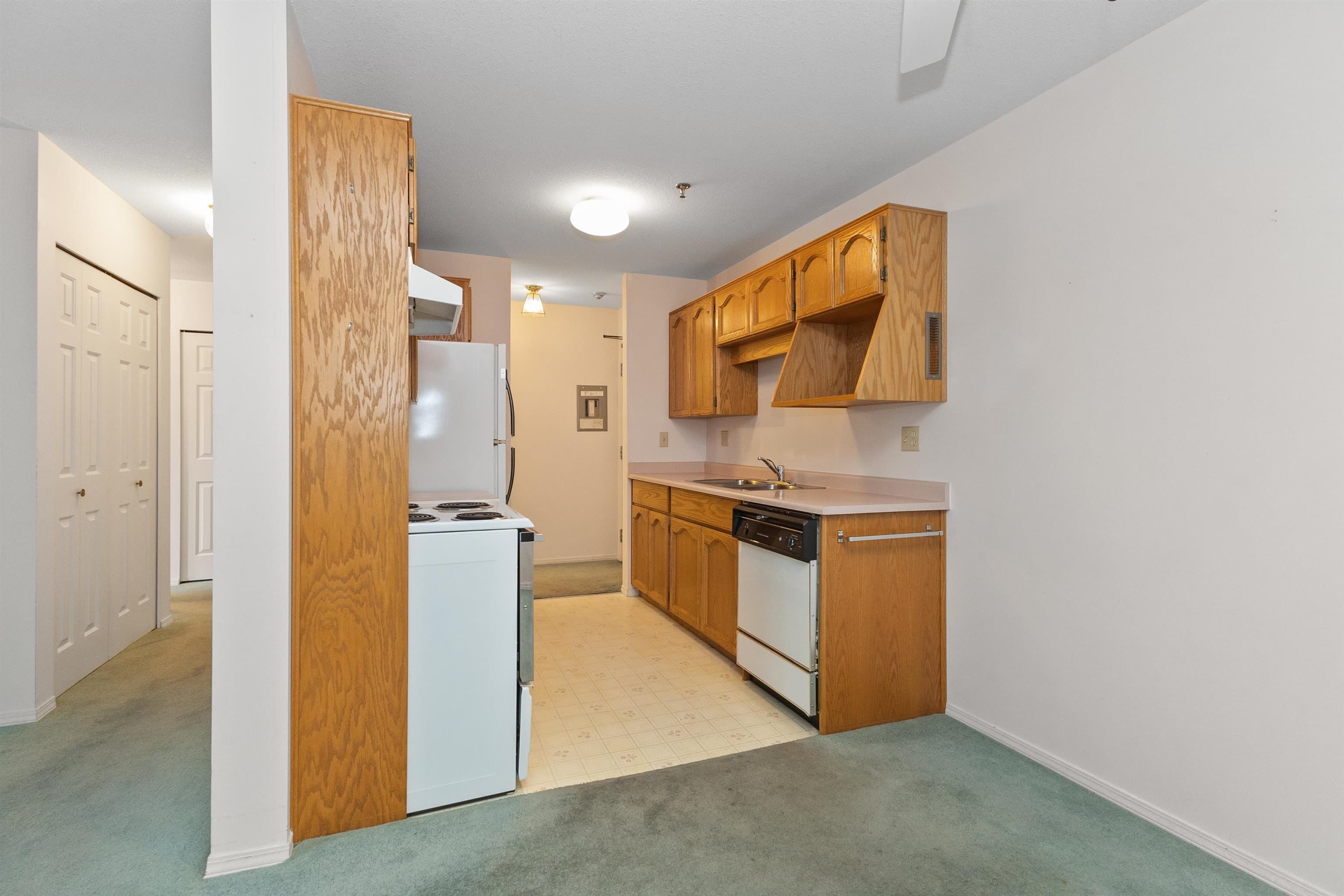 103 - 33535 King Road, Abbotsford, V2S 6Z5 — photo 4