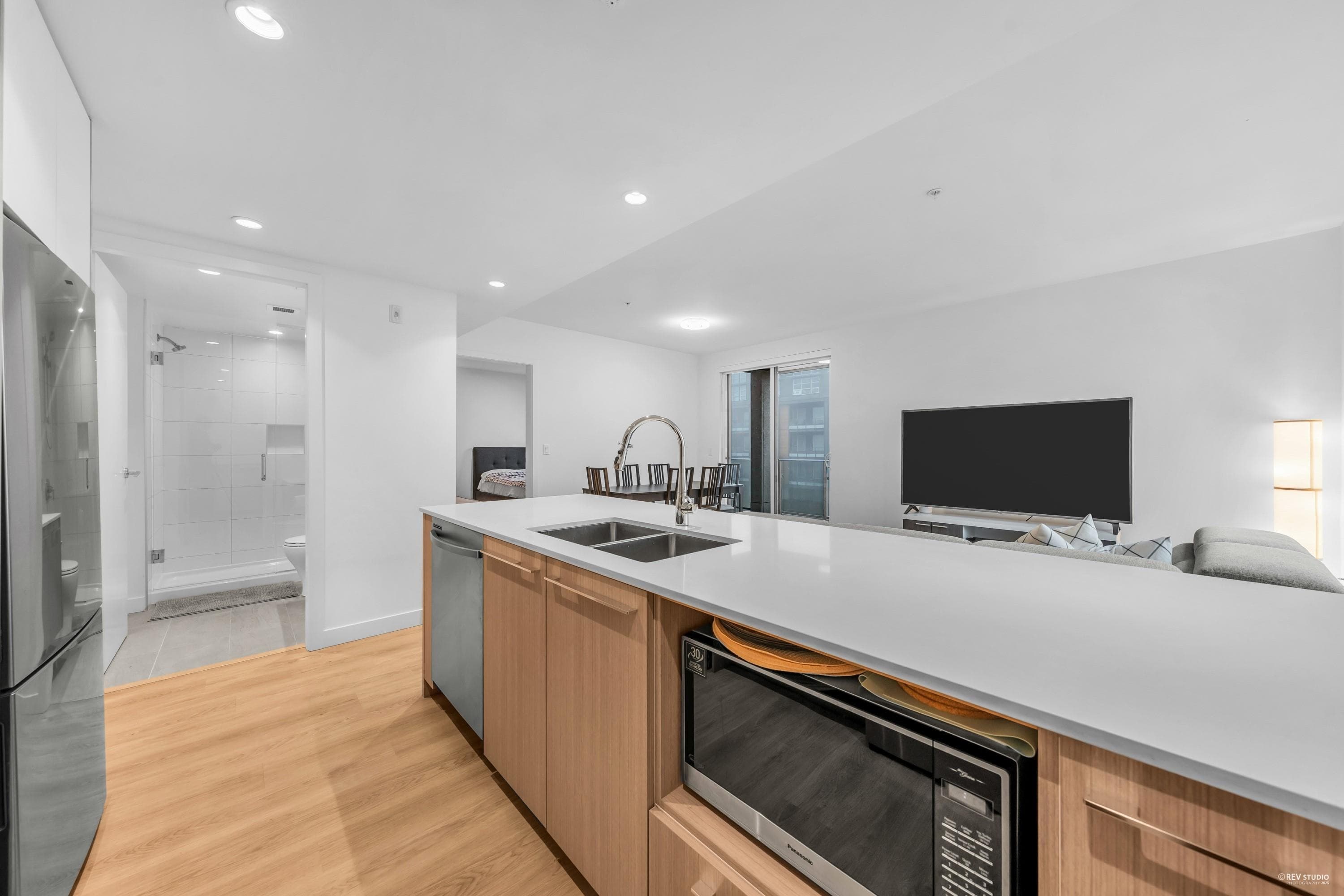 403 - 9888 University Crescent, Burnaby, V5A 0G4 — photo 2