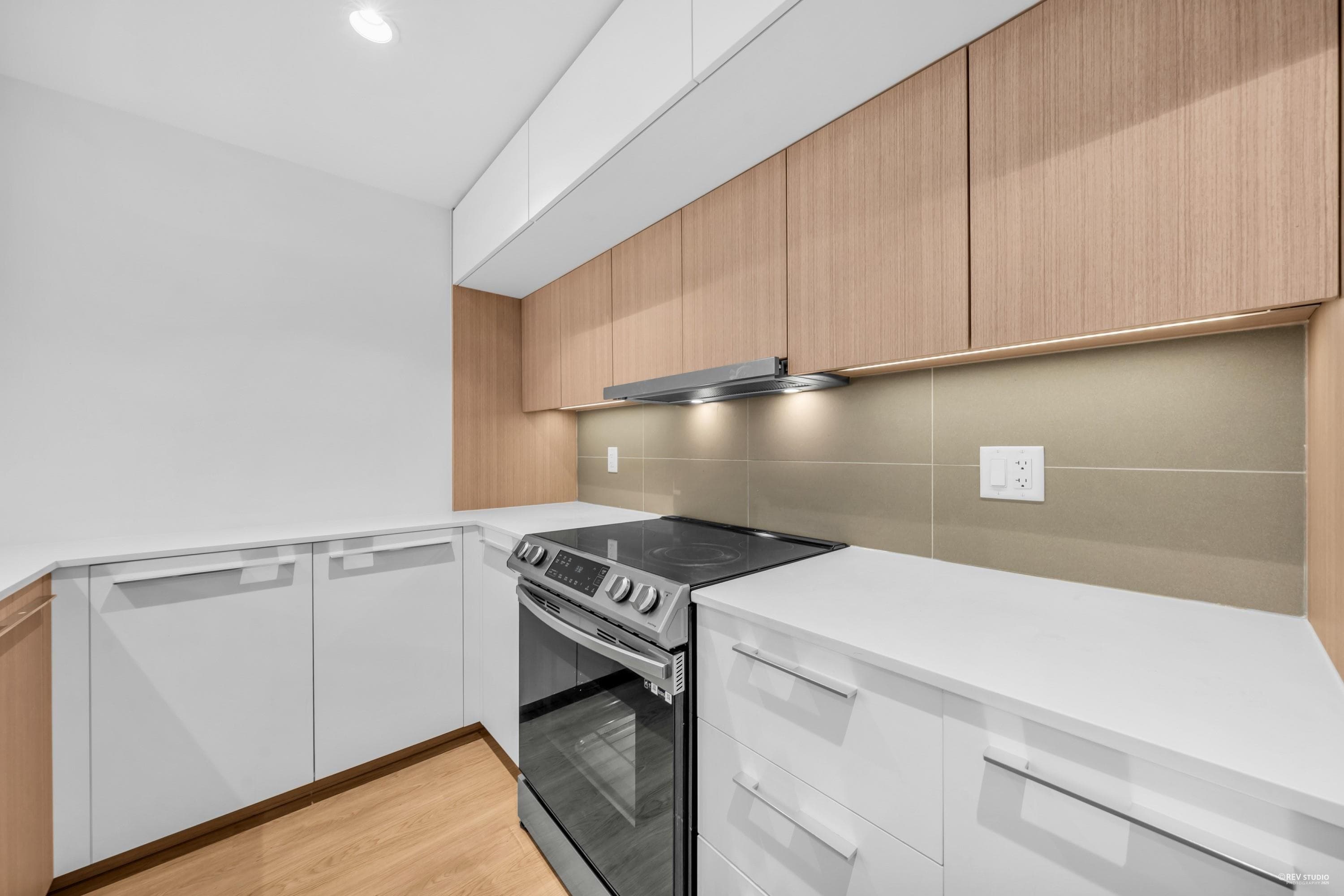 403 - 9888 University Crescent, Burnaby, V5A 0G4 — photo 4