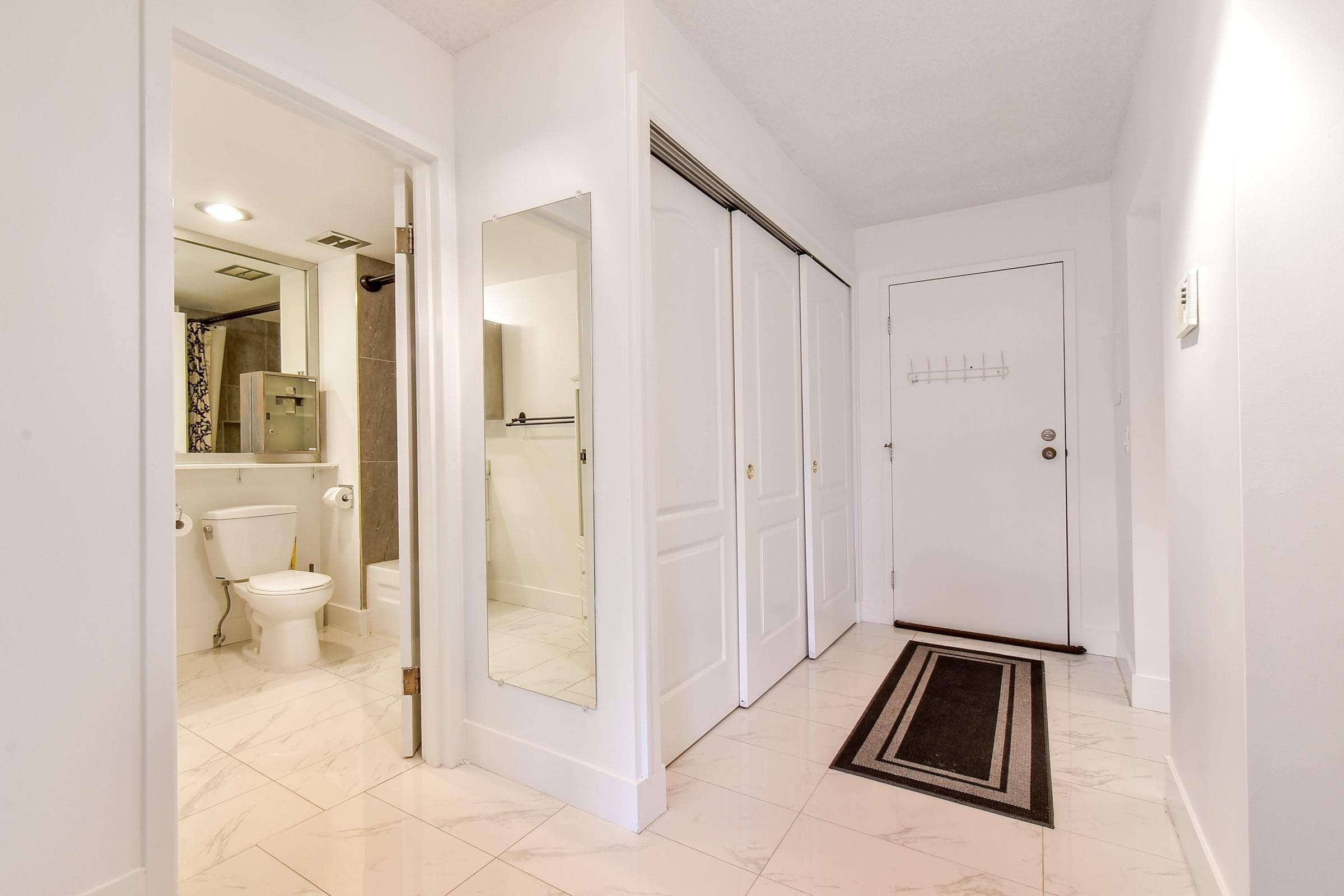 307 - 1320 Fir Street, White Rock, V4B 4B2 — photo 2