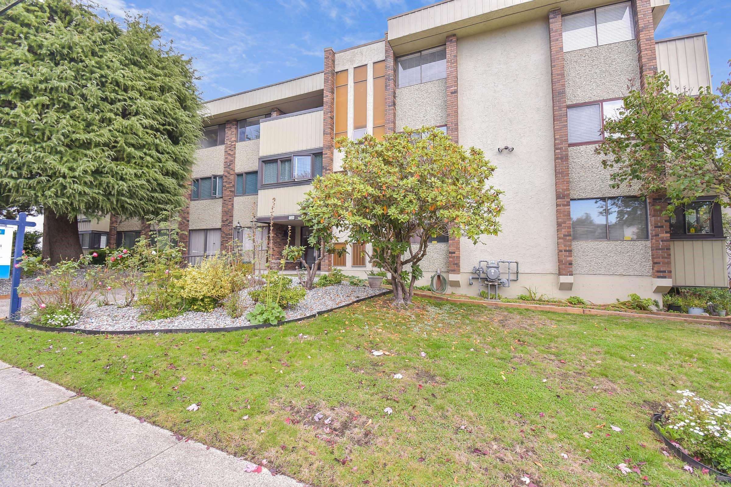 307 - 1320 Fir Street, White Rock, V4B 4B2 — photo 1