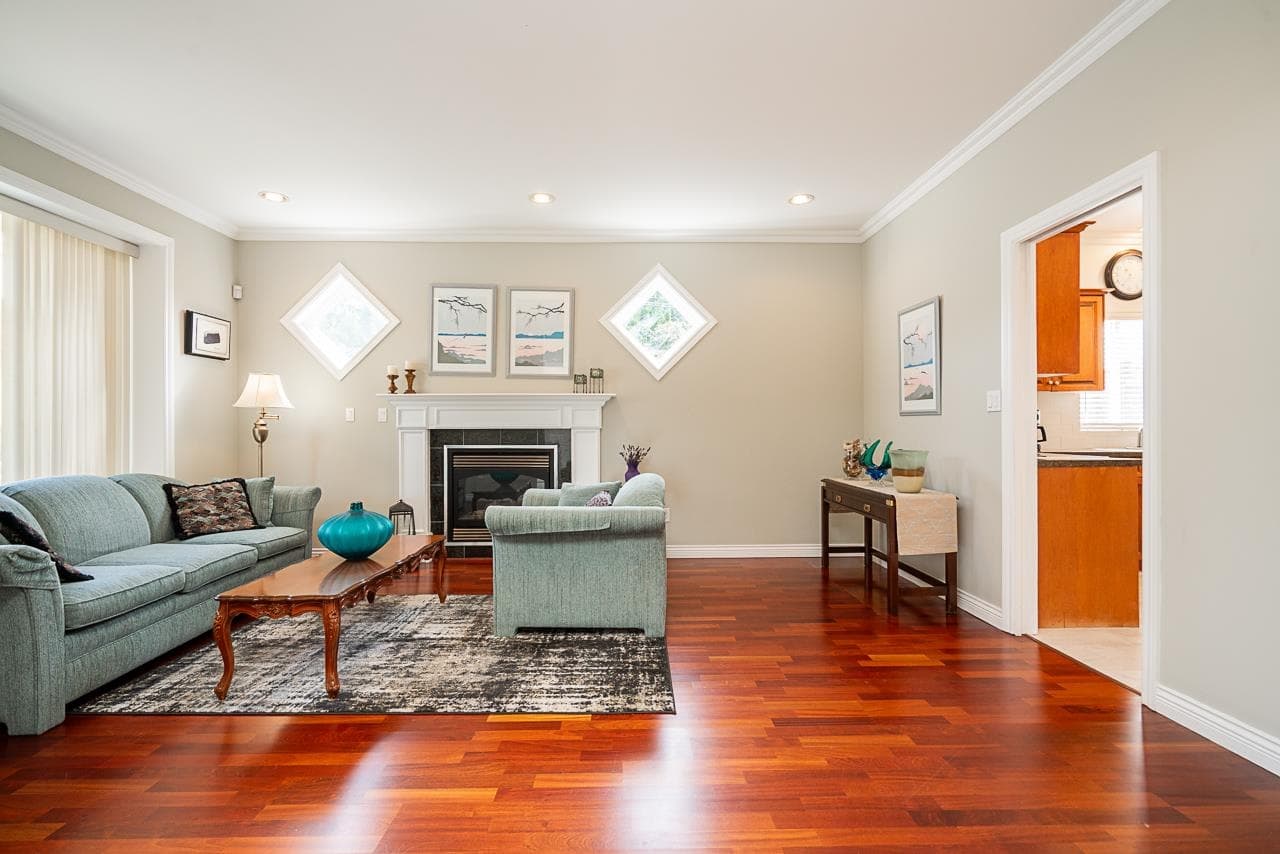 5498 Venables Street, Burnaby, V5B 1Y1 — photo 5