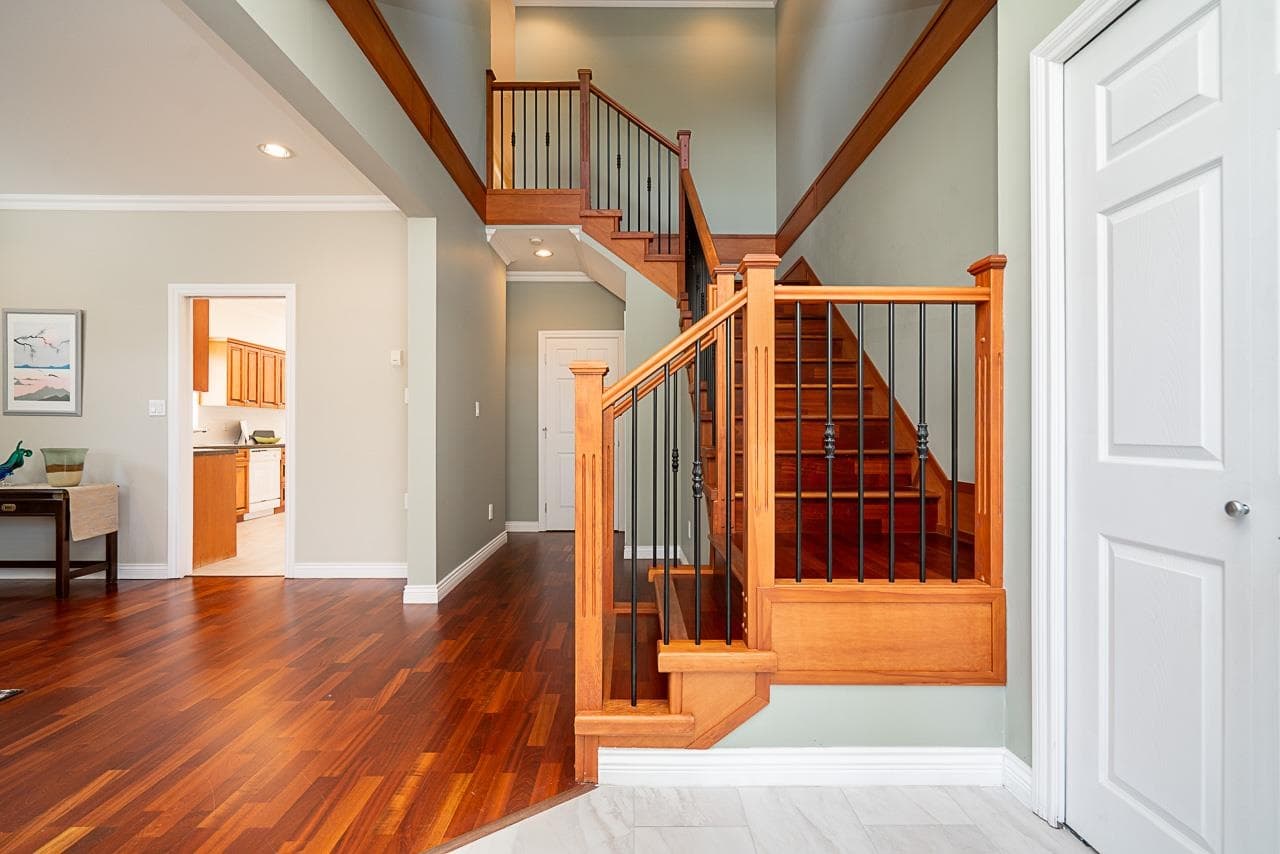 5498 Venables Street, Burnaby, V5B 1Y1 — photo 4