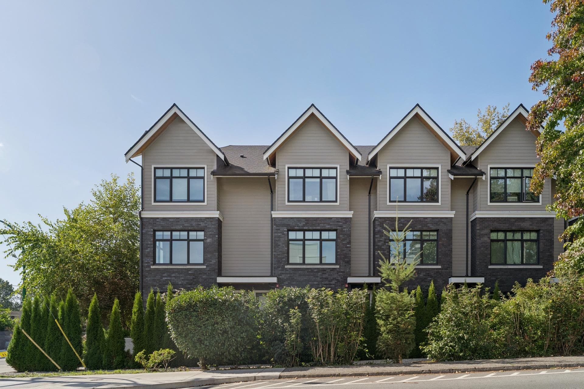 19 - 1960 Glenaire Drive, North Vancouver