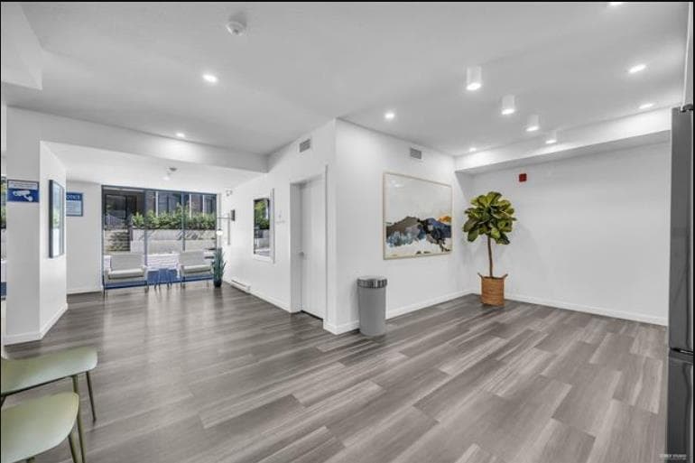 302 - 15825 85 Avenue, Surrey, V4N 6W9 — photo 3