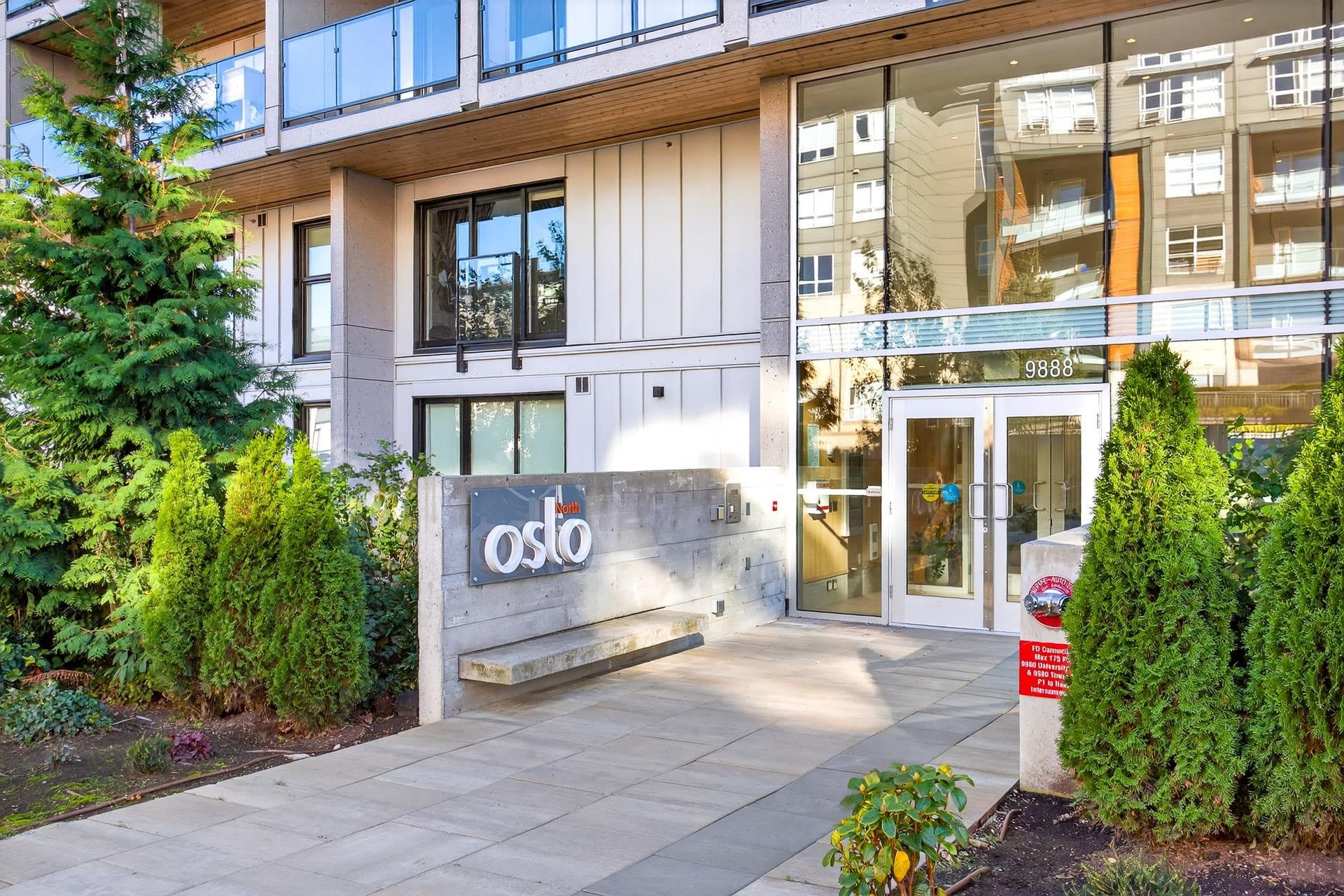 410 - 9888 University Crescent, Burnaby, V5A 0G4 — photo 1