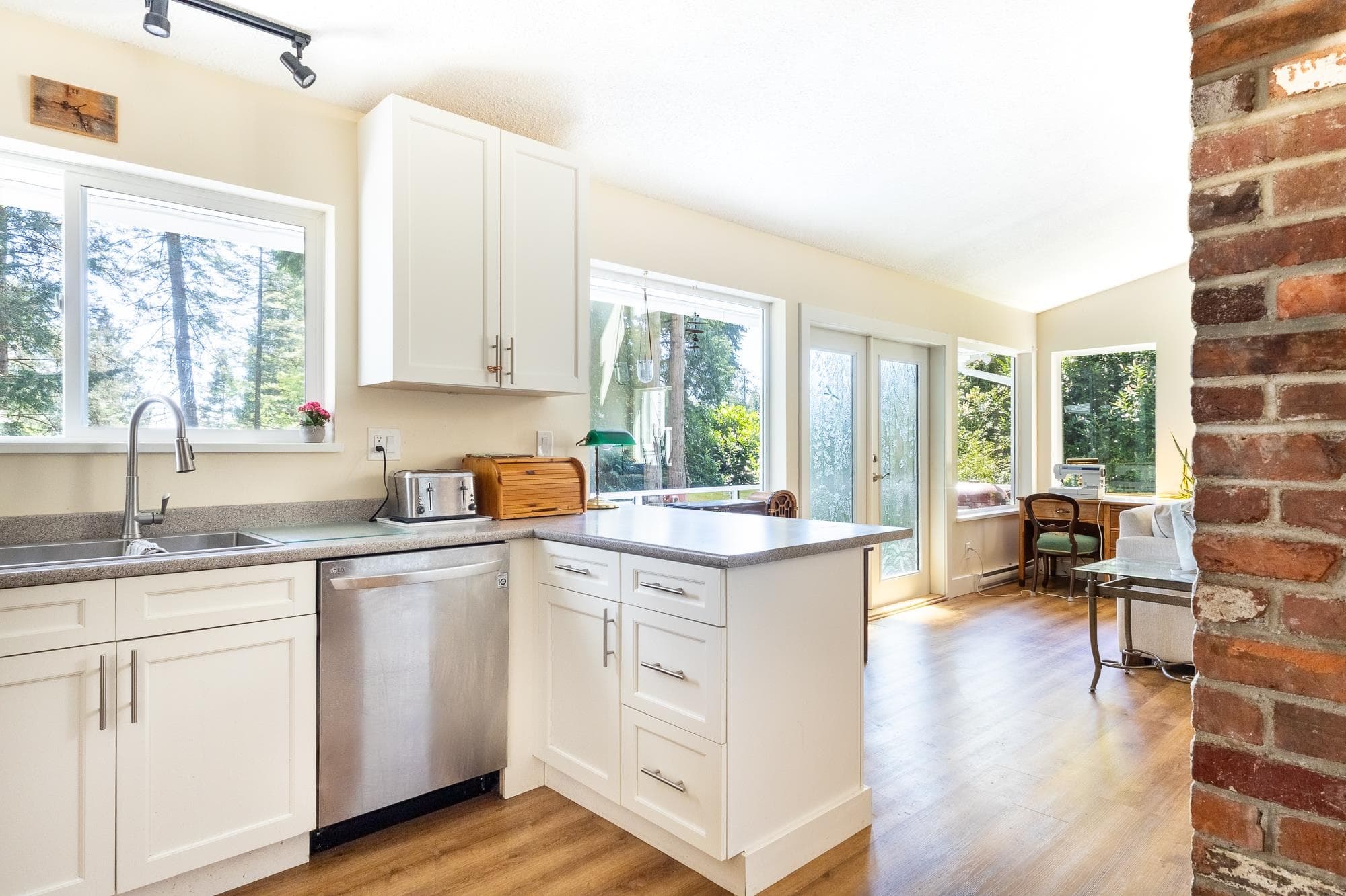 914 Gower Point Road, Gibsons, V0N 1V3 — photo 3