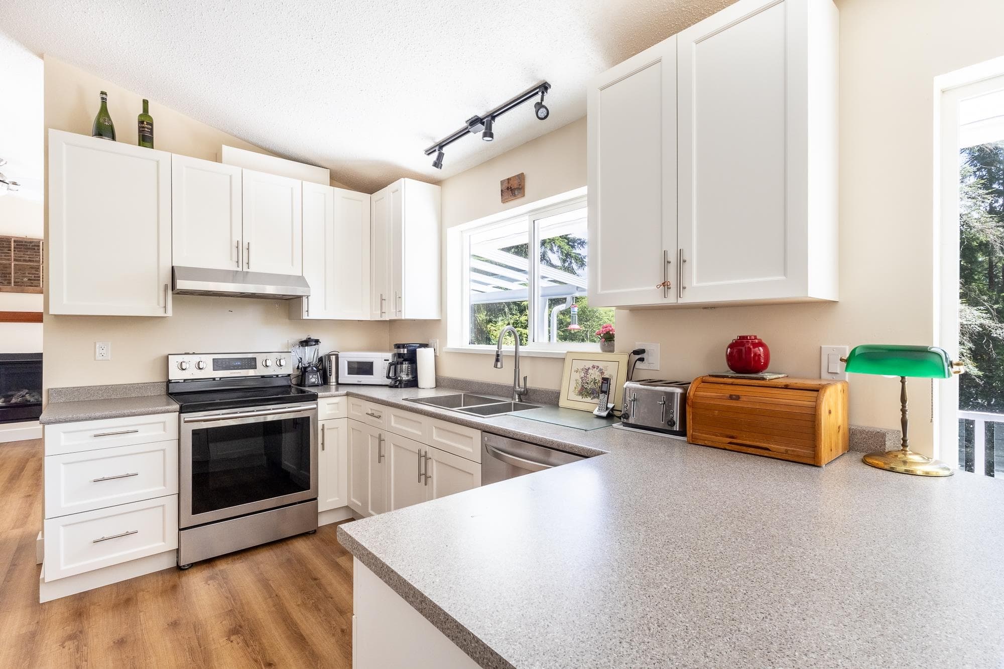 914 Gower Point Road, Gibsons, V0N 1V3 — photo 5