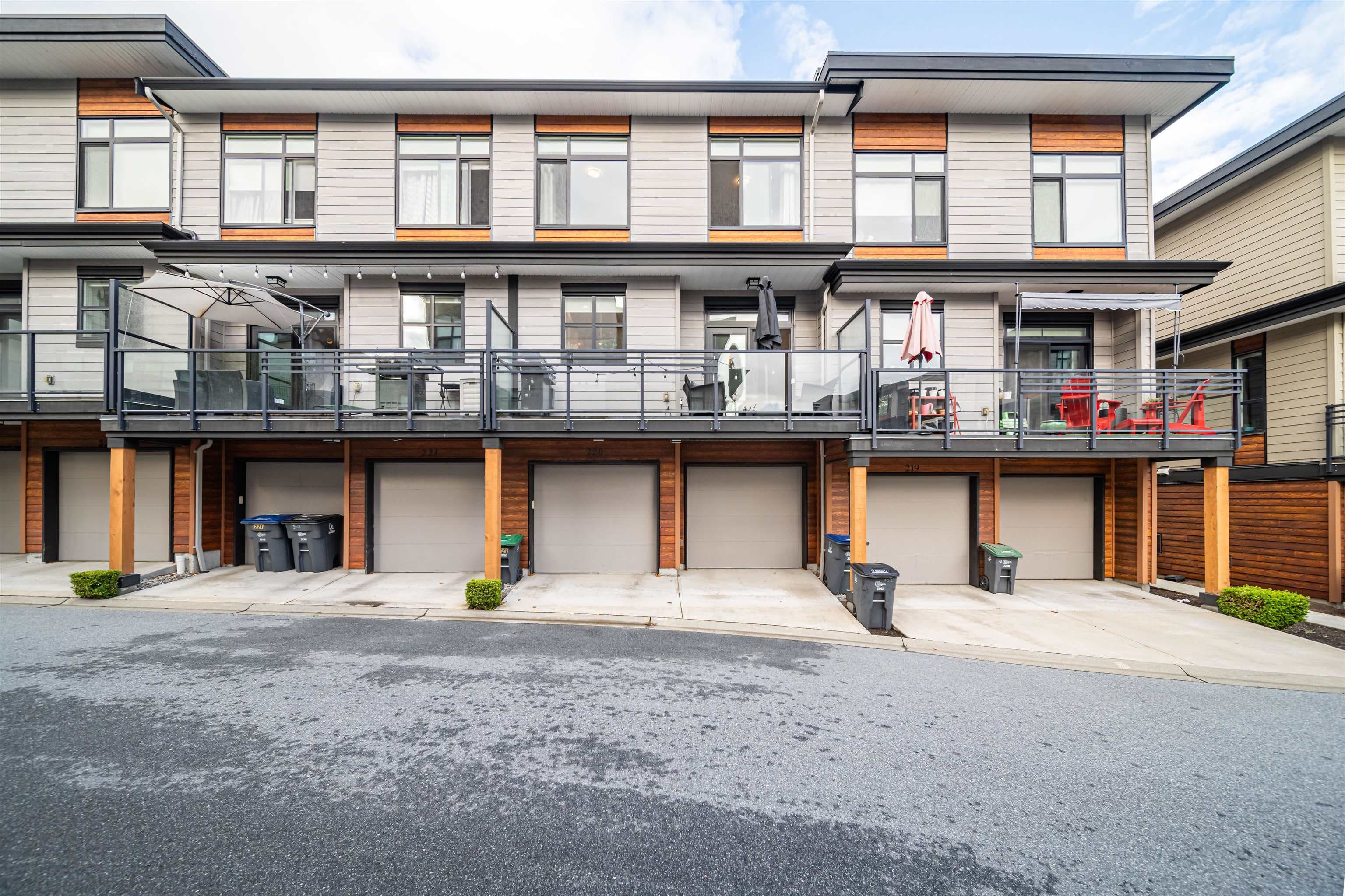 220 - 16488 64 Avenue, Surrey