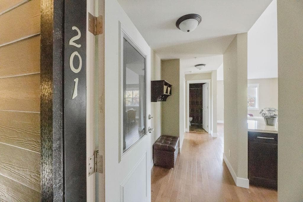 201 - 518 Shaw Road, Gibsons, V0N 1V8 — photo 3
