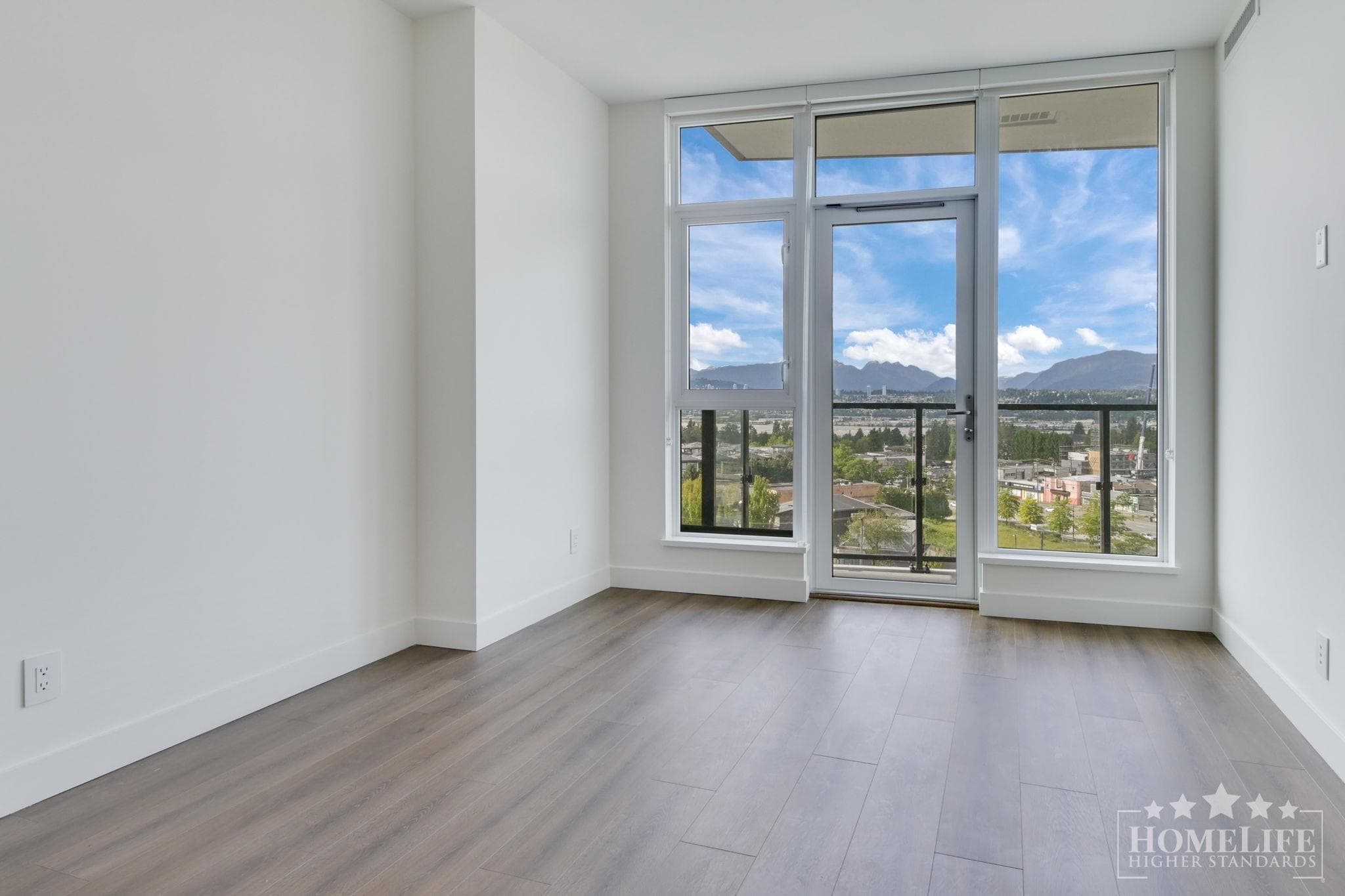 909 - 10750 135a Street, Surrey, V3T 0V4 — photo 3