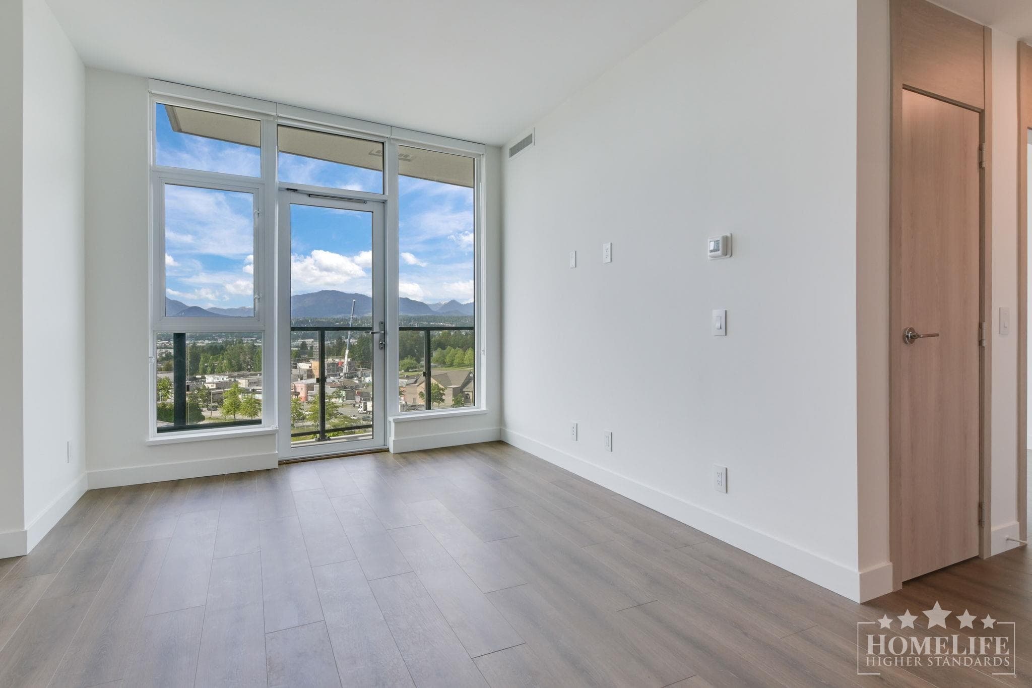 909 - 10750 135a Street, Surrey, V3T 0V4 — photo 4