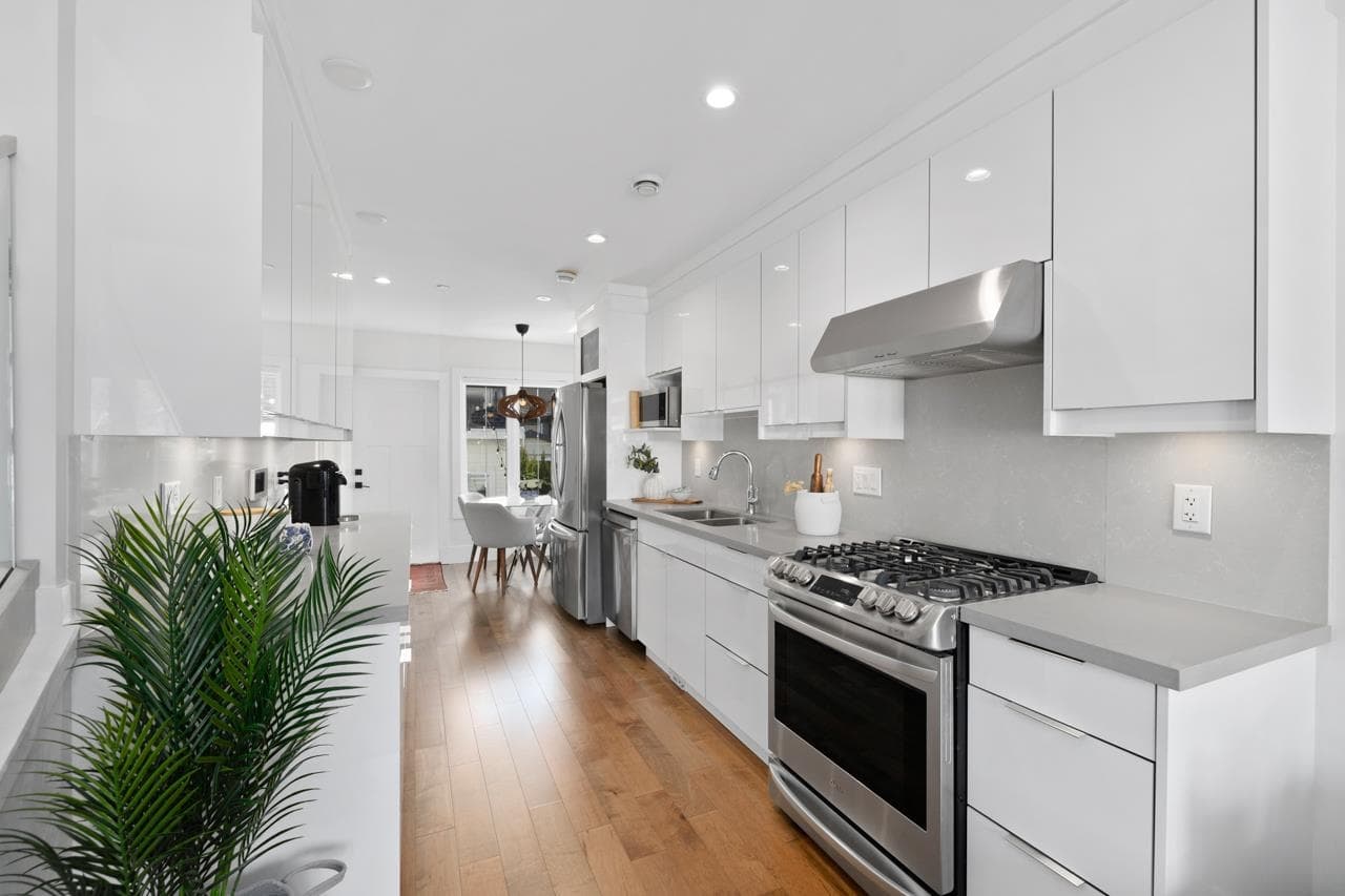 2248 Grant Street, Vancouver, V5L 2Z7 — photo 2