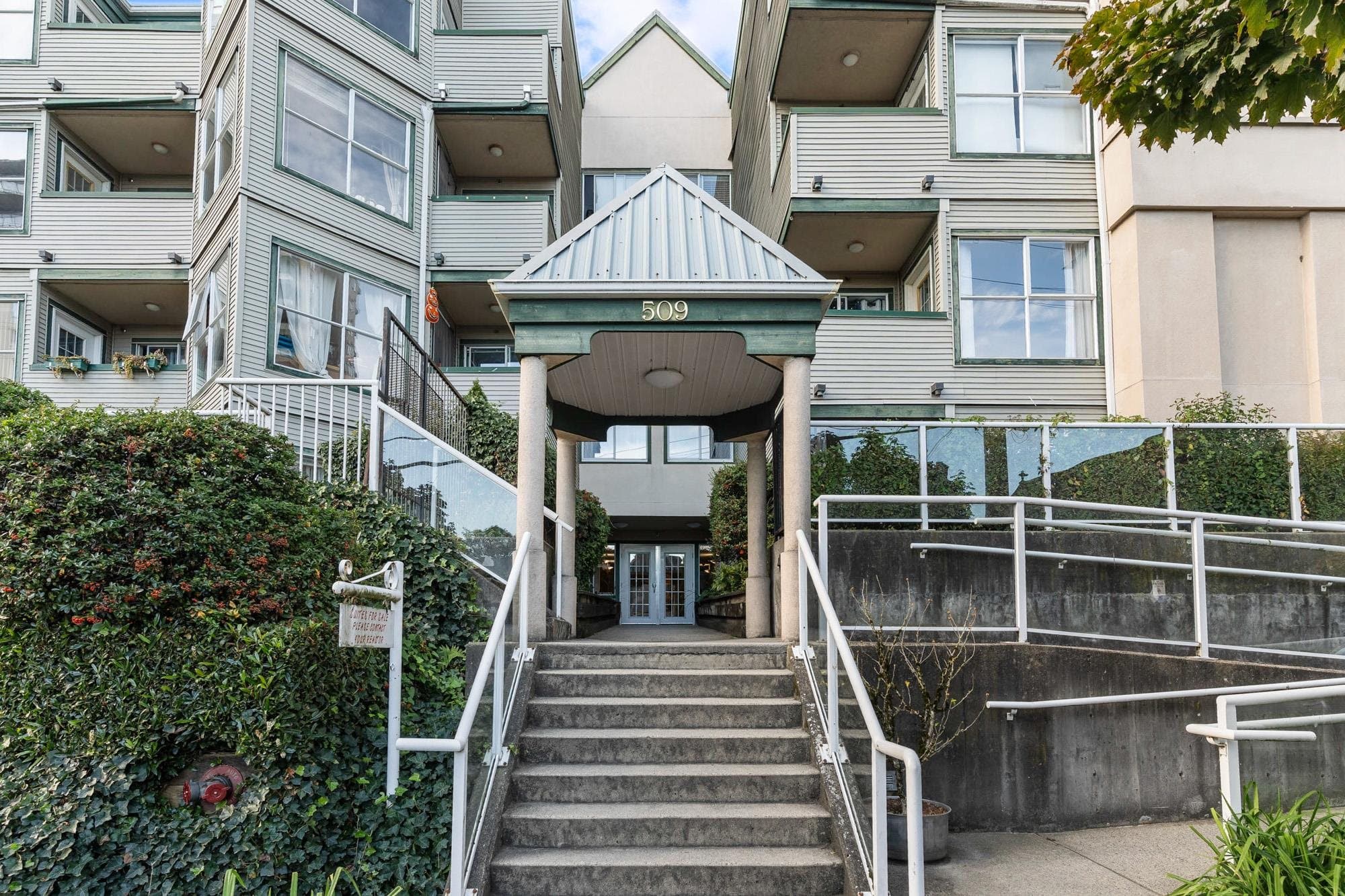 302 - 509 Carnarvon Street, New Westminster, V3S 9Y3 — photo 2
