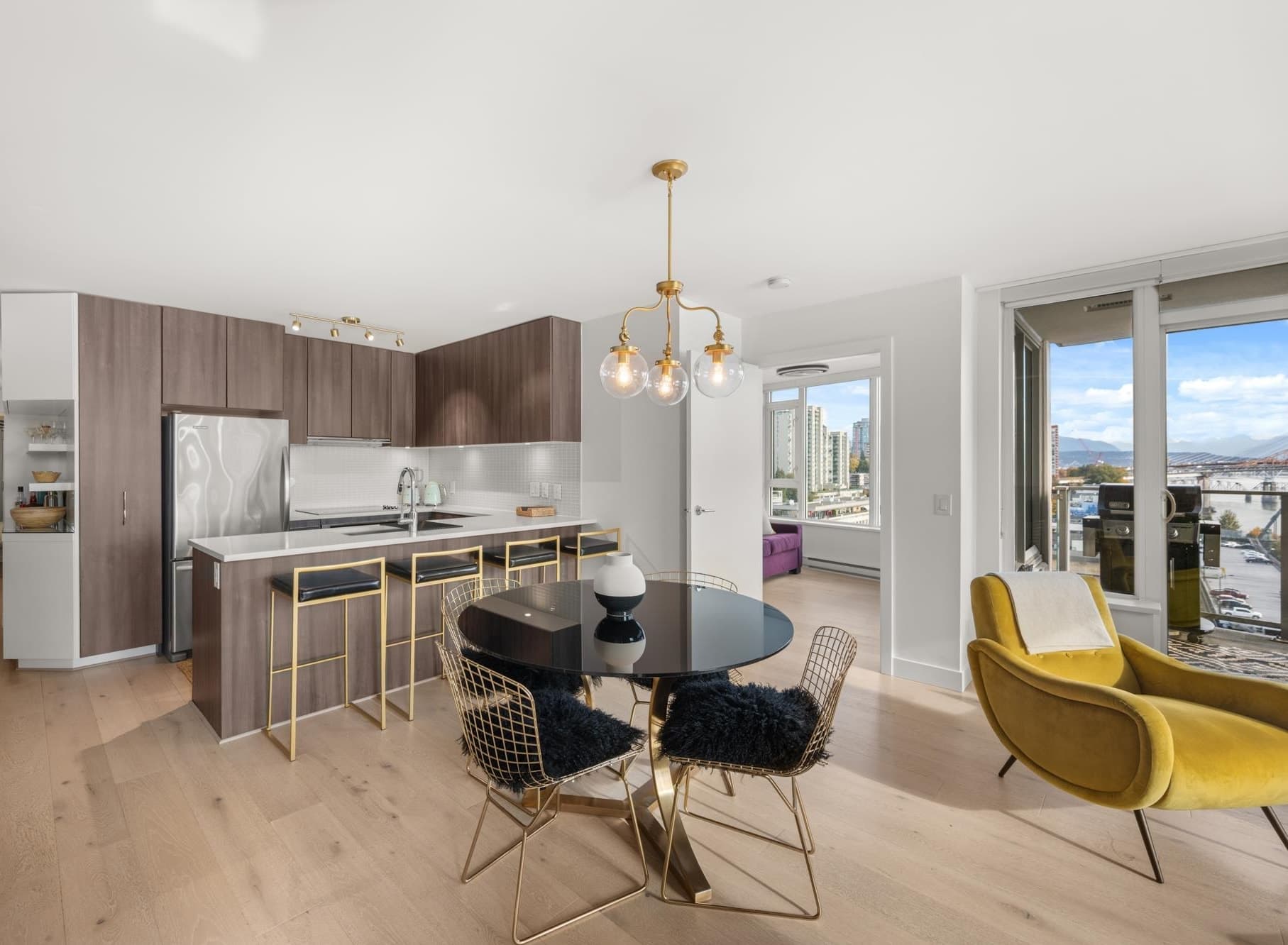 1610 - 668 Columbia Street, New Westminster