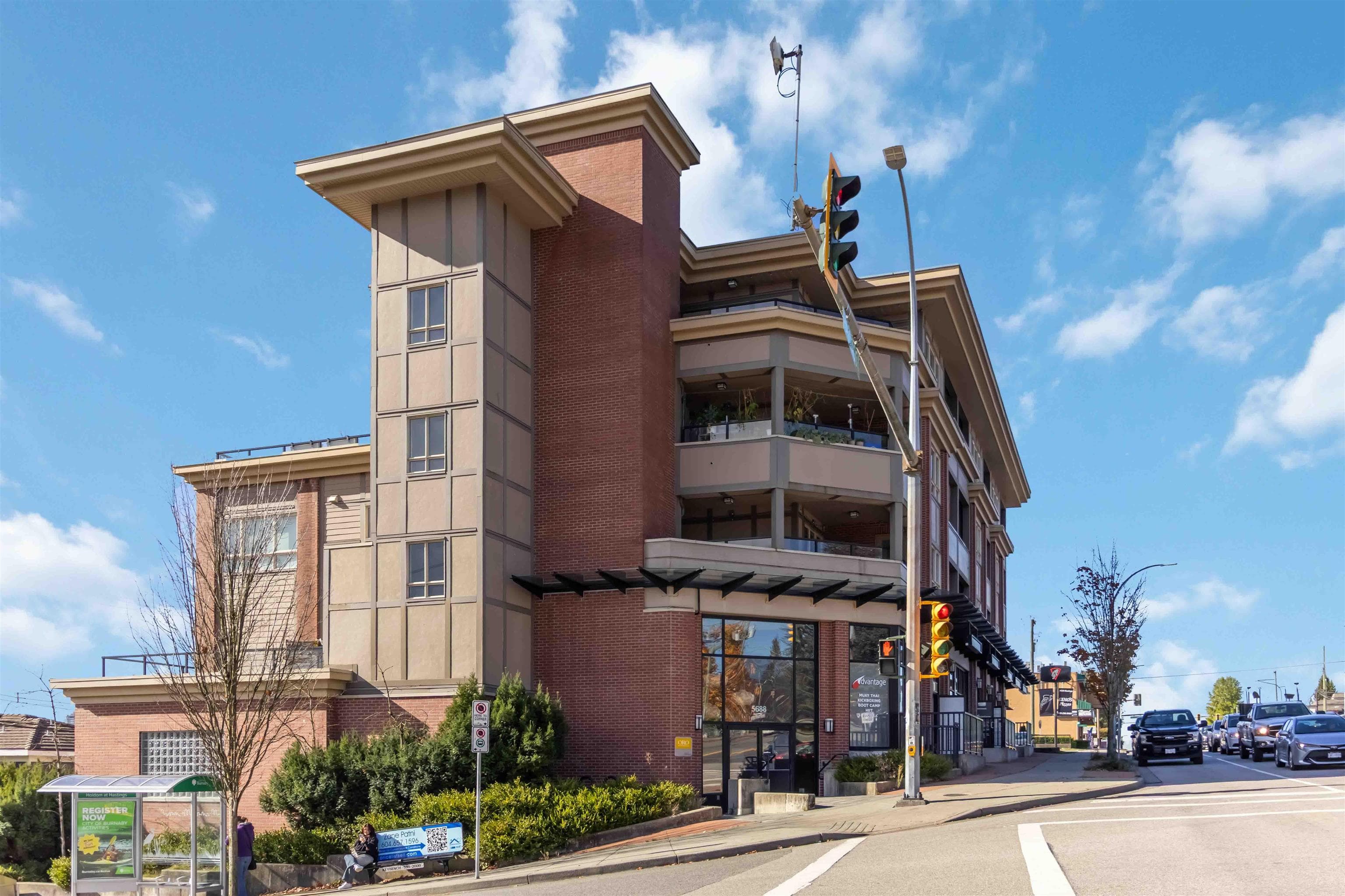 303 - 5688 Hastings Street, Burnaby, V5B 1R4 — photo 2