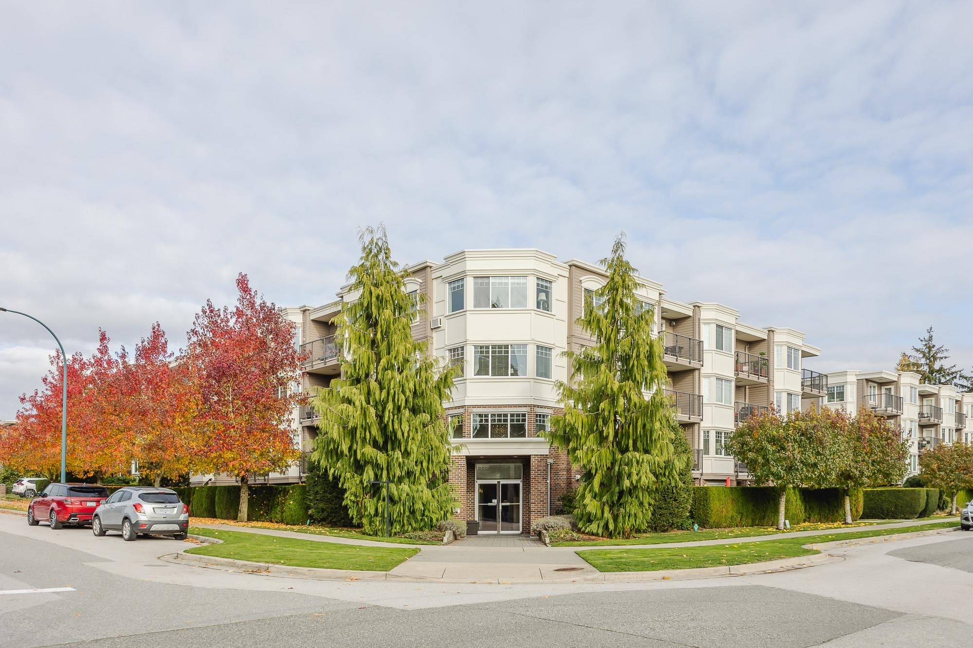 305 - 15357 Roper Avenue, White Rock