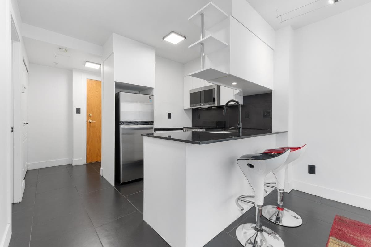 811 - 1189 Howe Street, Vancouver, V6Z 2X4 — photo 3