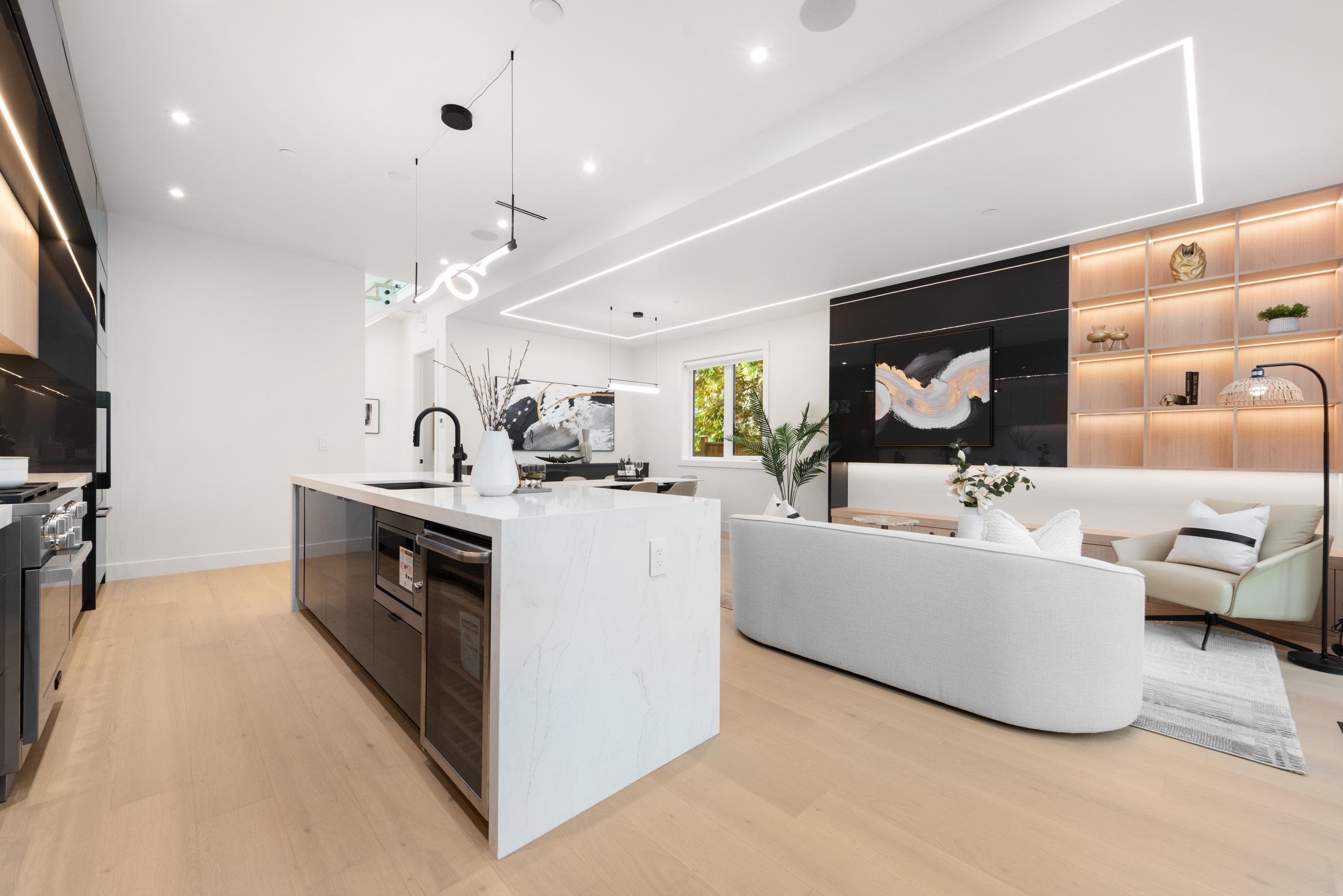 1 - 3232 W 38th Avenue, Vancouver