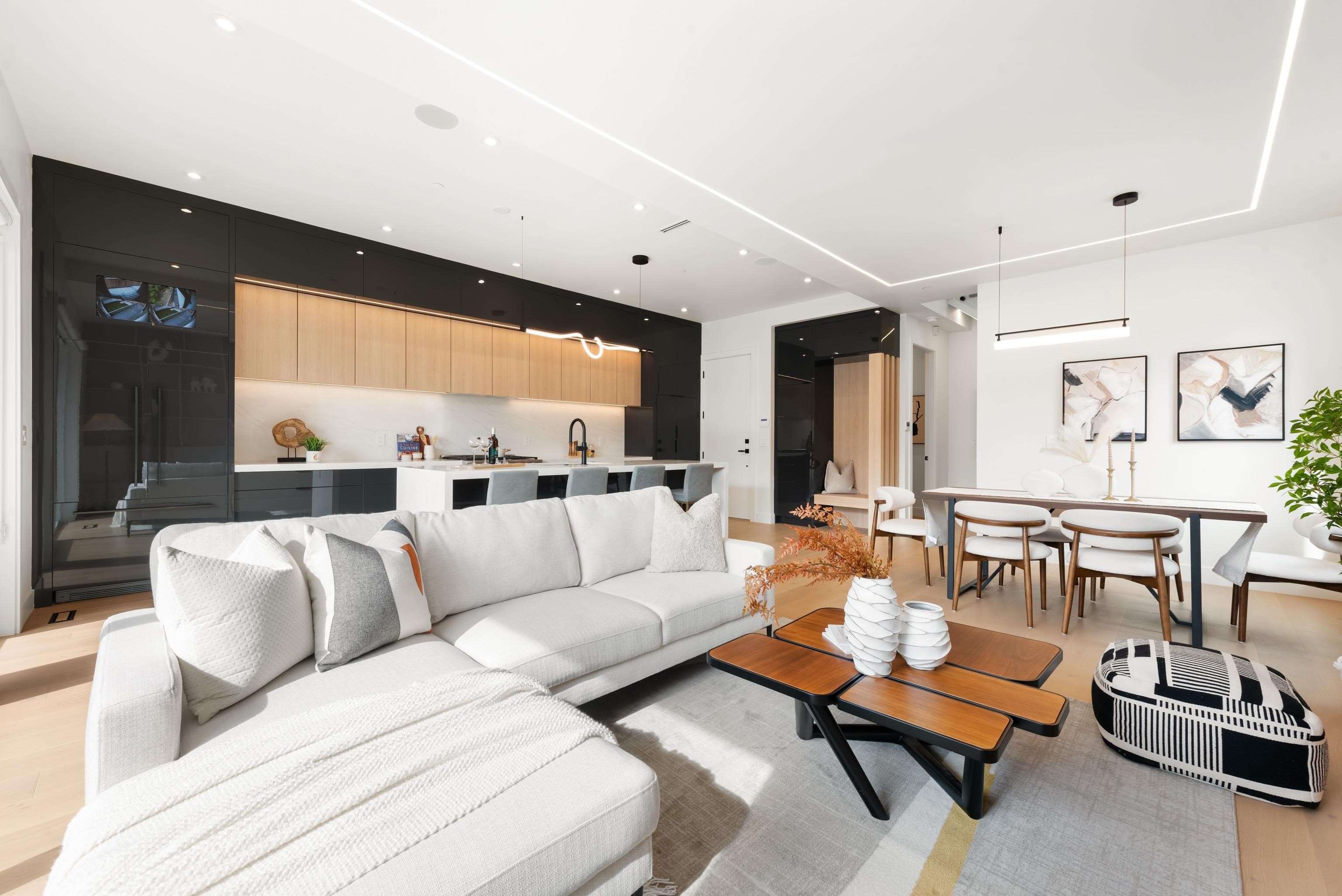 2 - 3232 W 38th Avenue, Vancouver