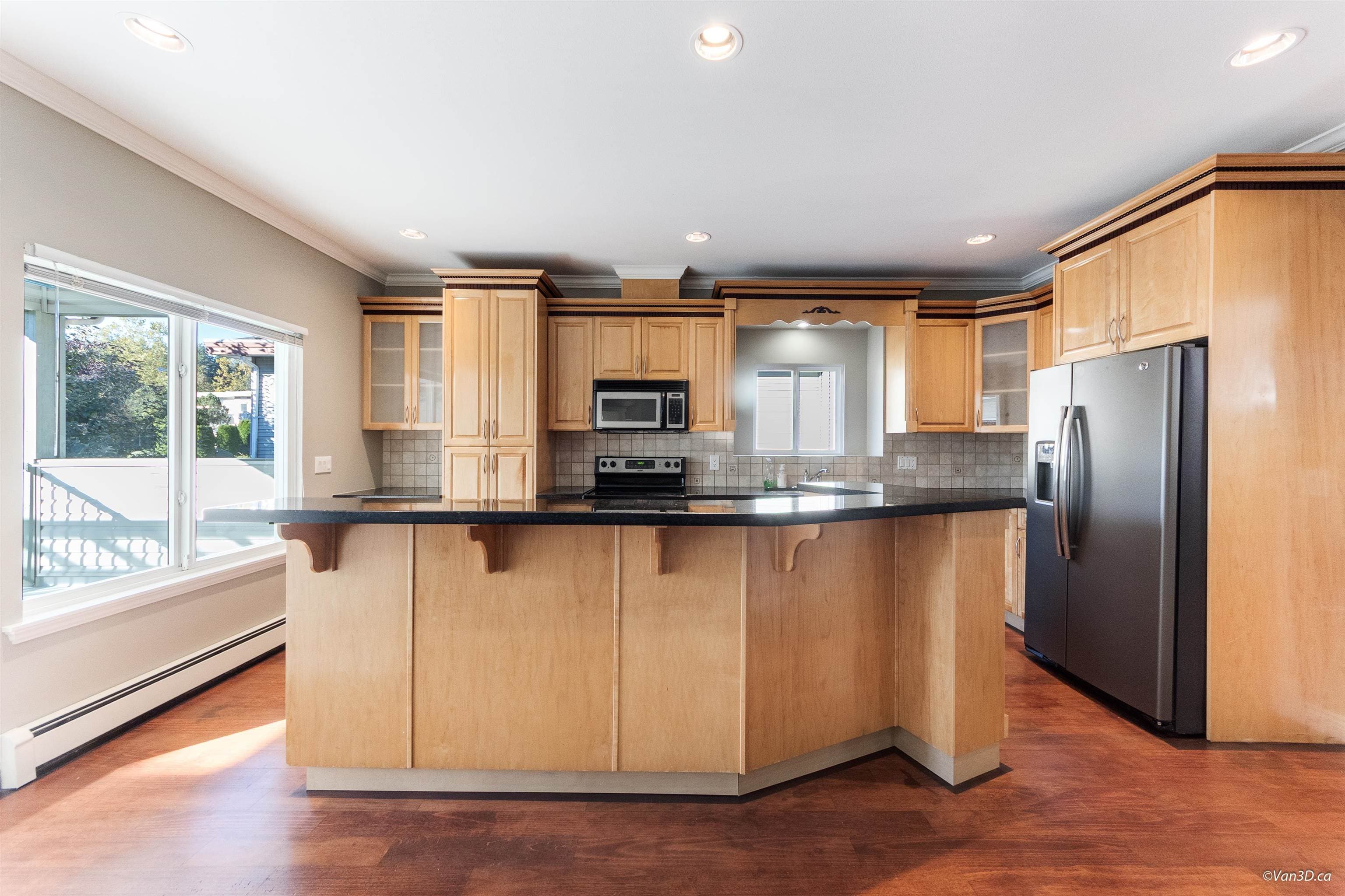 14922 102a Avenue, Surrey, V3R 1K9 — photo 4