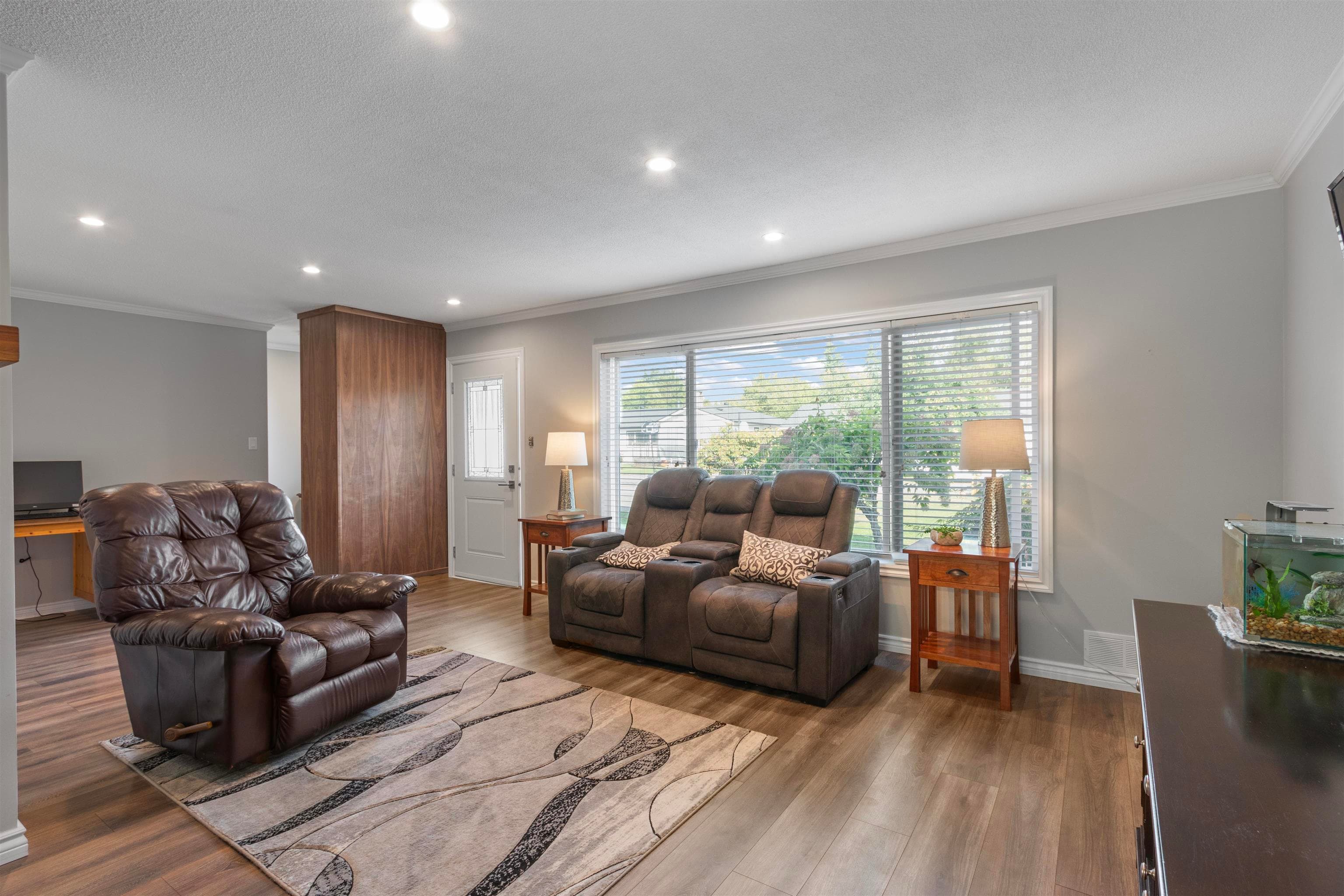 11867 Hawthorne Street, Maple Ridge, V2X 6V5 — photo 5
