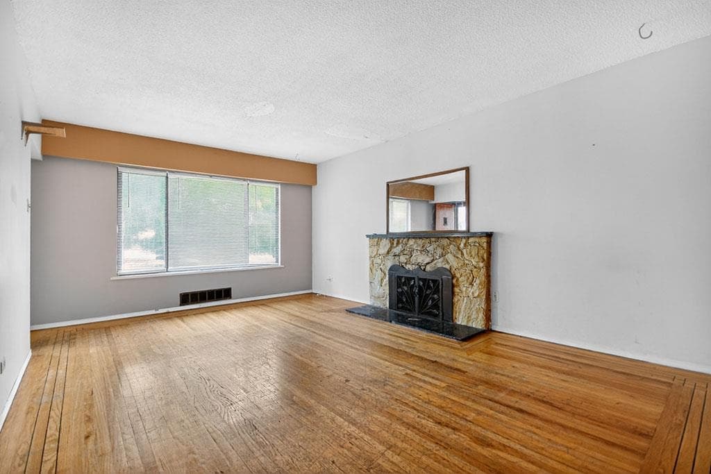 Main - 3445 Nanaimo Street, Vancouver, V5N 5G9 — photo 4