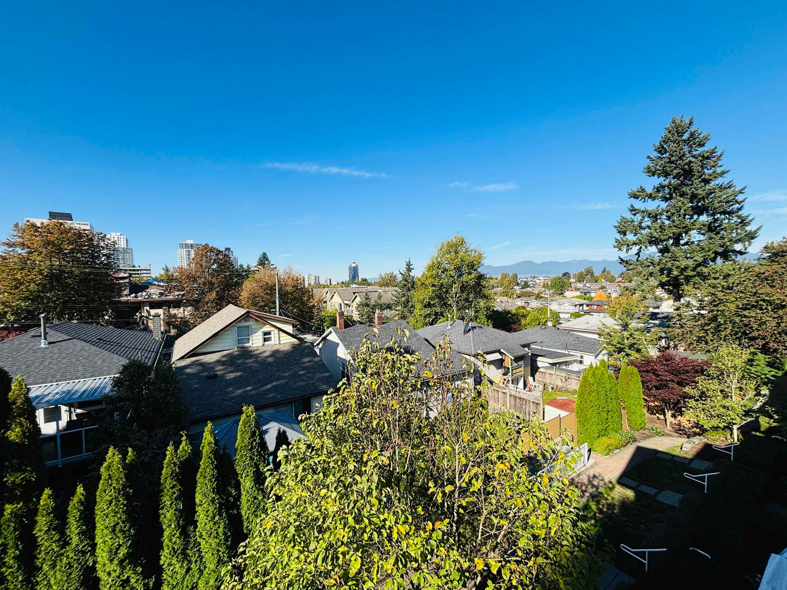 5655 Inman Avenue, Burnaby, V5H 2M2 — photo 2