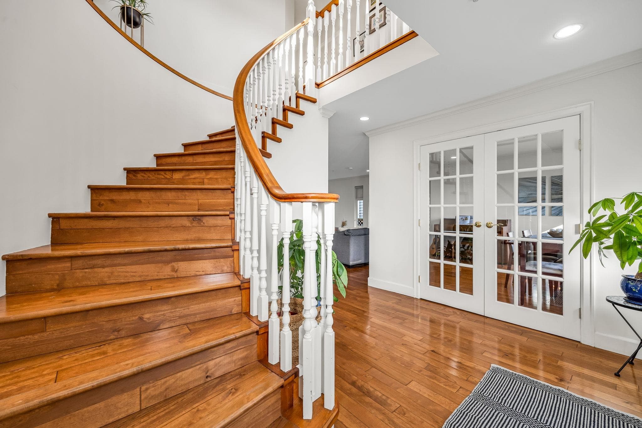 3191 E 8th Avenue, Vancouver, V5M 1X5 — photo 2