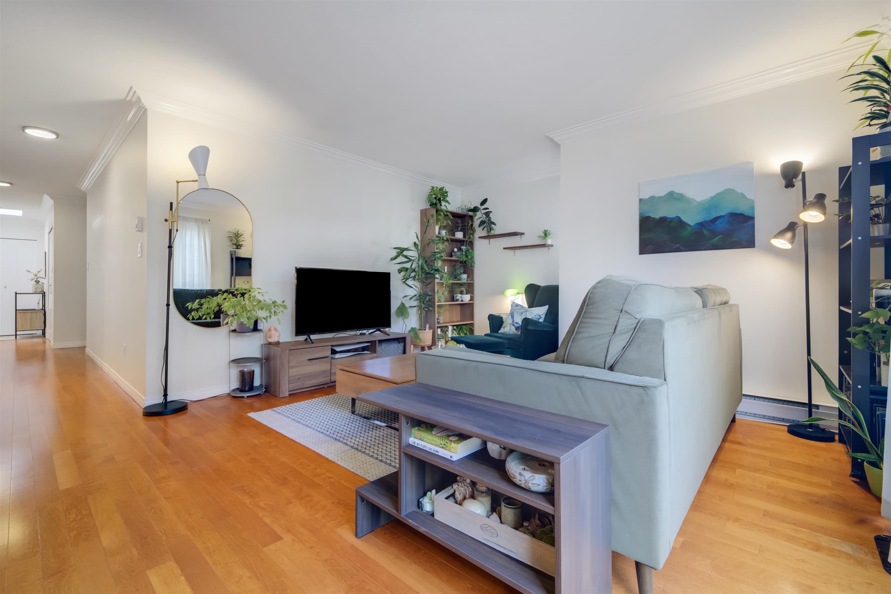 301 - 1868 E 11th Avenue, Vancouver, V5N 1Z1 — photo 4