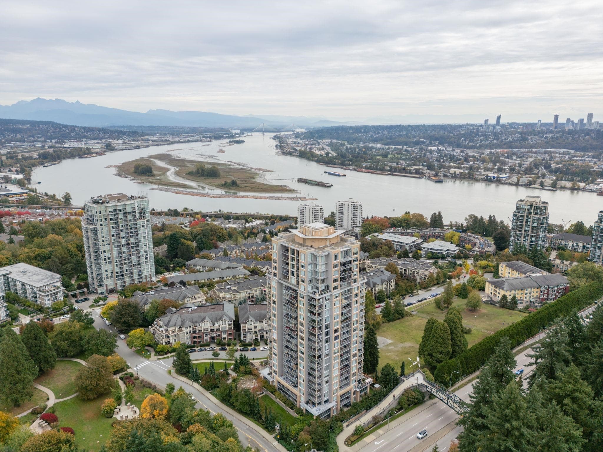 1106 - 280 Ross Drive, New Westminster
