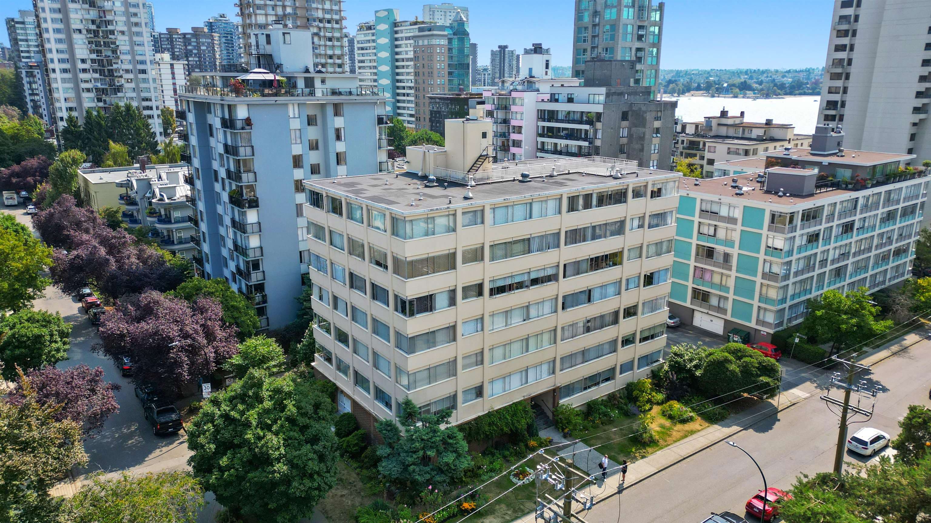 301 - 1050 Chilco Street, Vancouver
