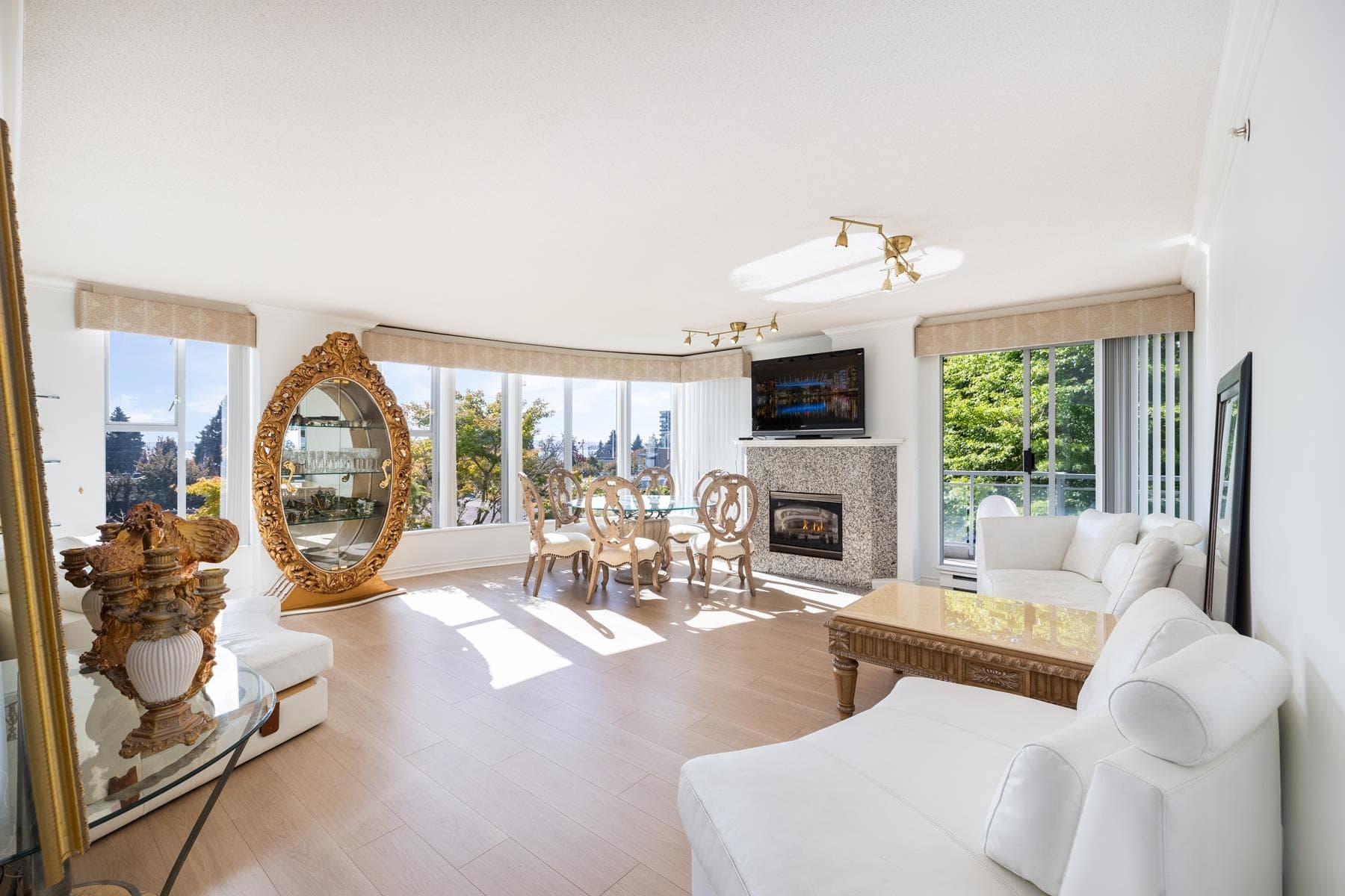 201 - 588 16th Street, West Vancouver, V7T 1A7 — photo 2