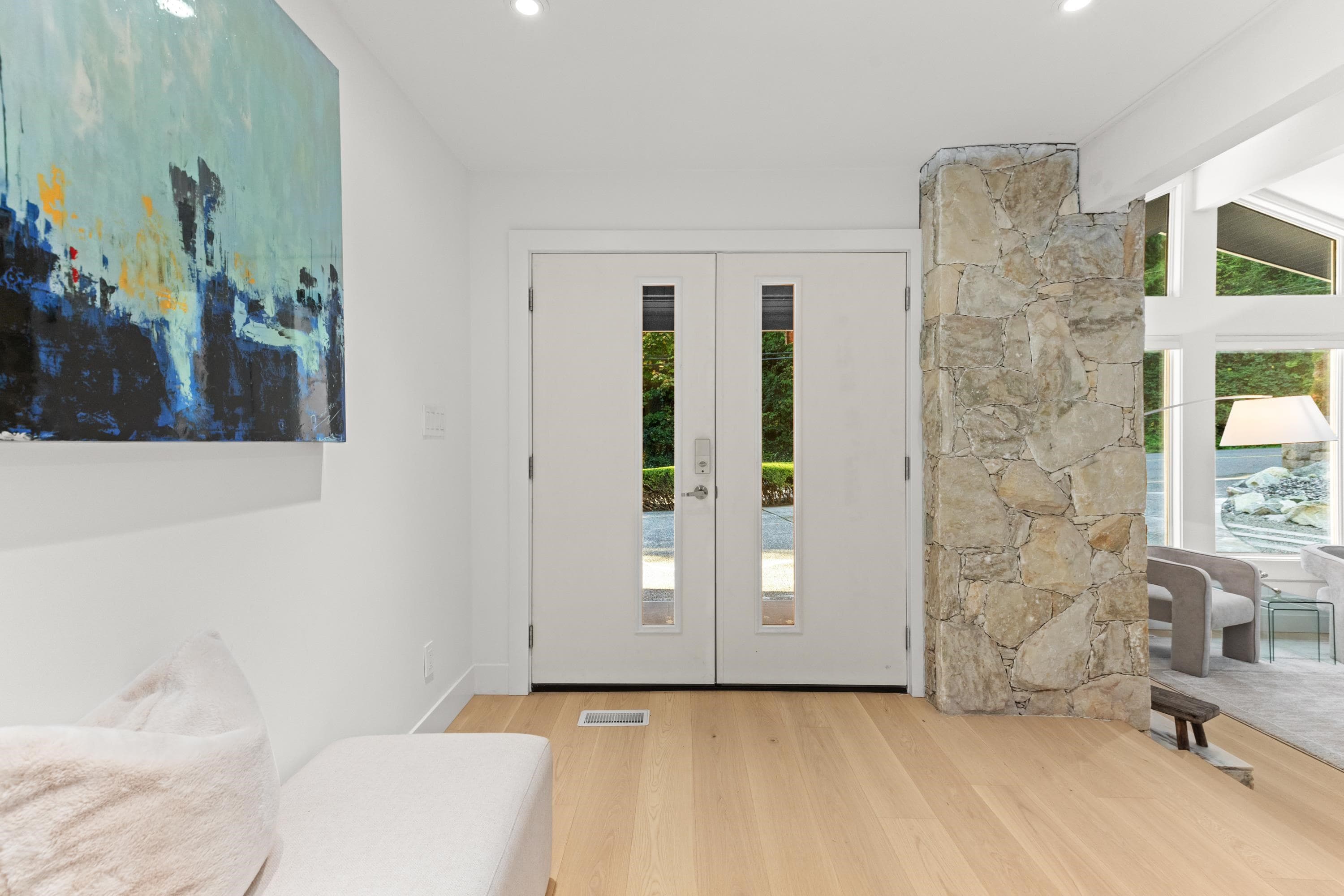 5540 Marine Drive, West Vancouver, V7W 2R5 — photo 2