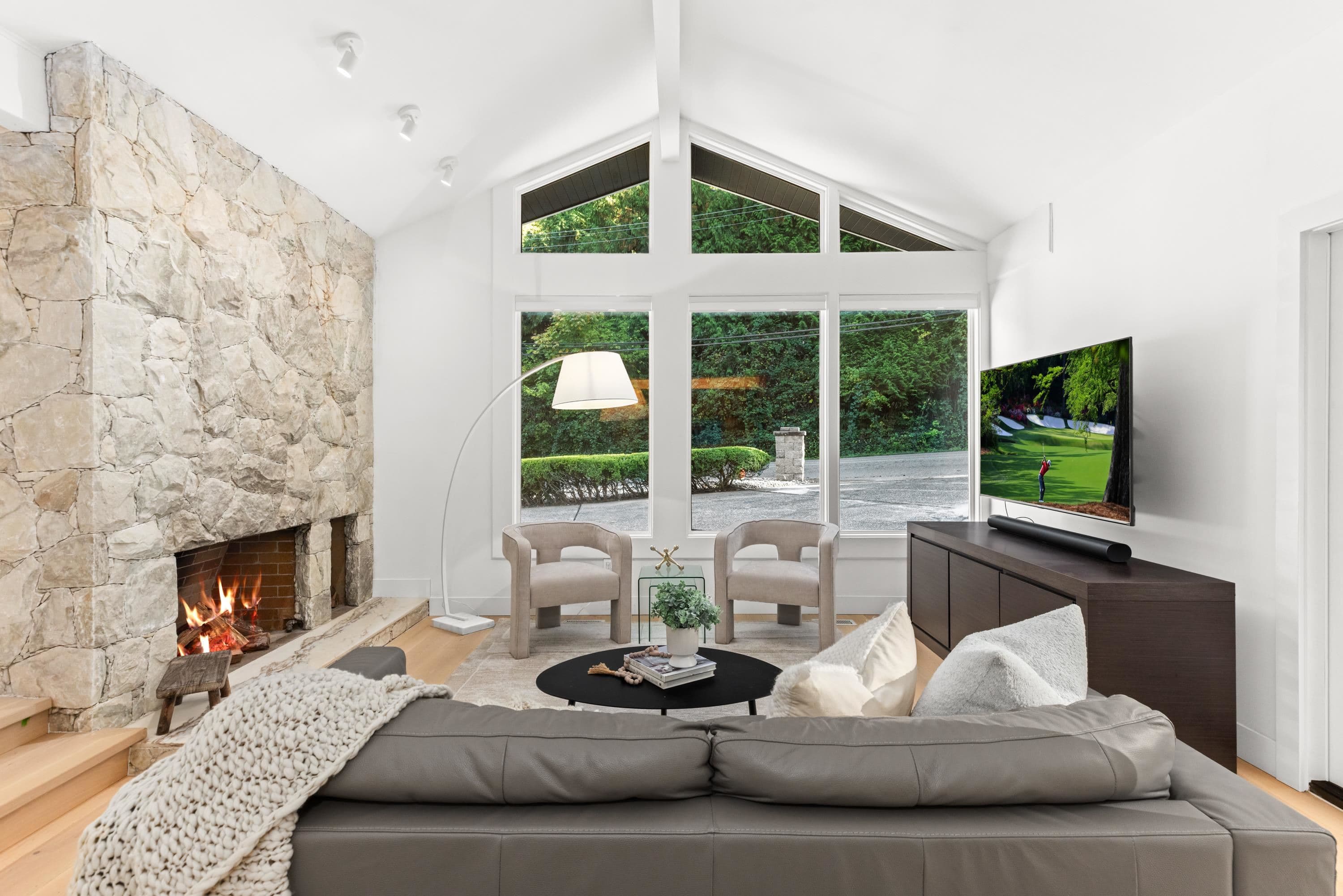 5540 Marine Drive, West Vancouver, V7W 2R5 — photo 3