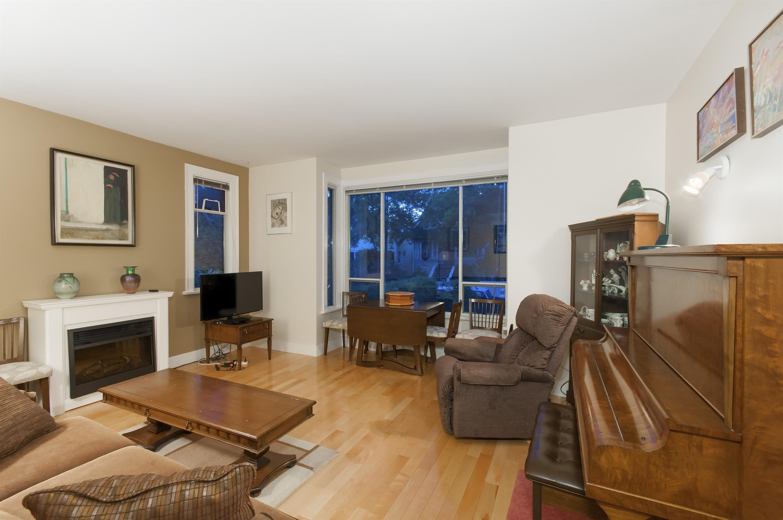 3316 W 3rd Avenue, Vancouver, V6R 1L4 — photo 2