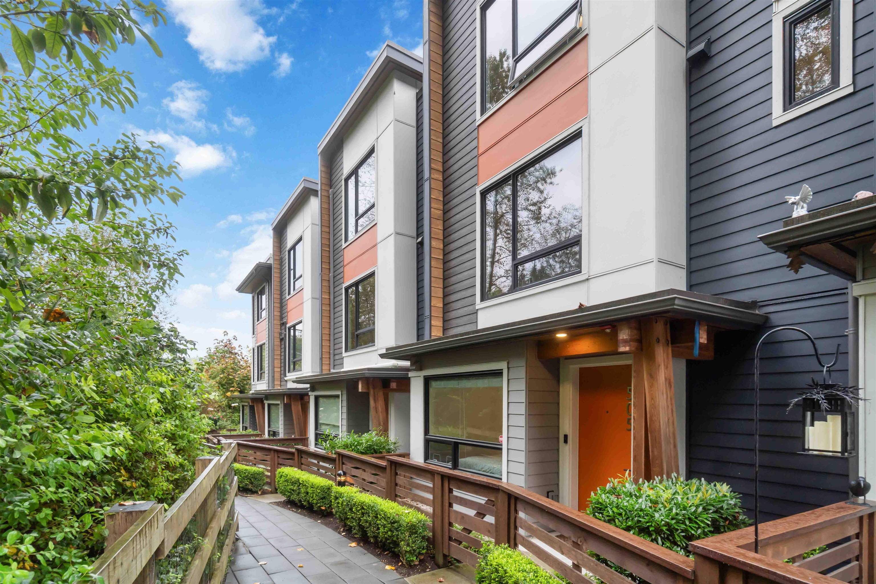 505 - 3105 St George Street, Port Moody, V3H 0J7 — photo 2