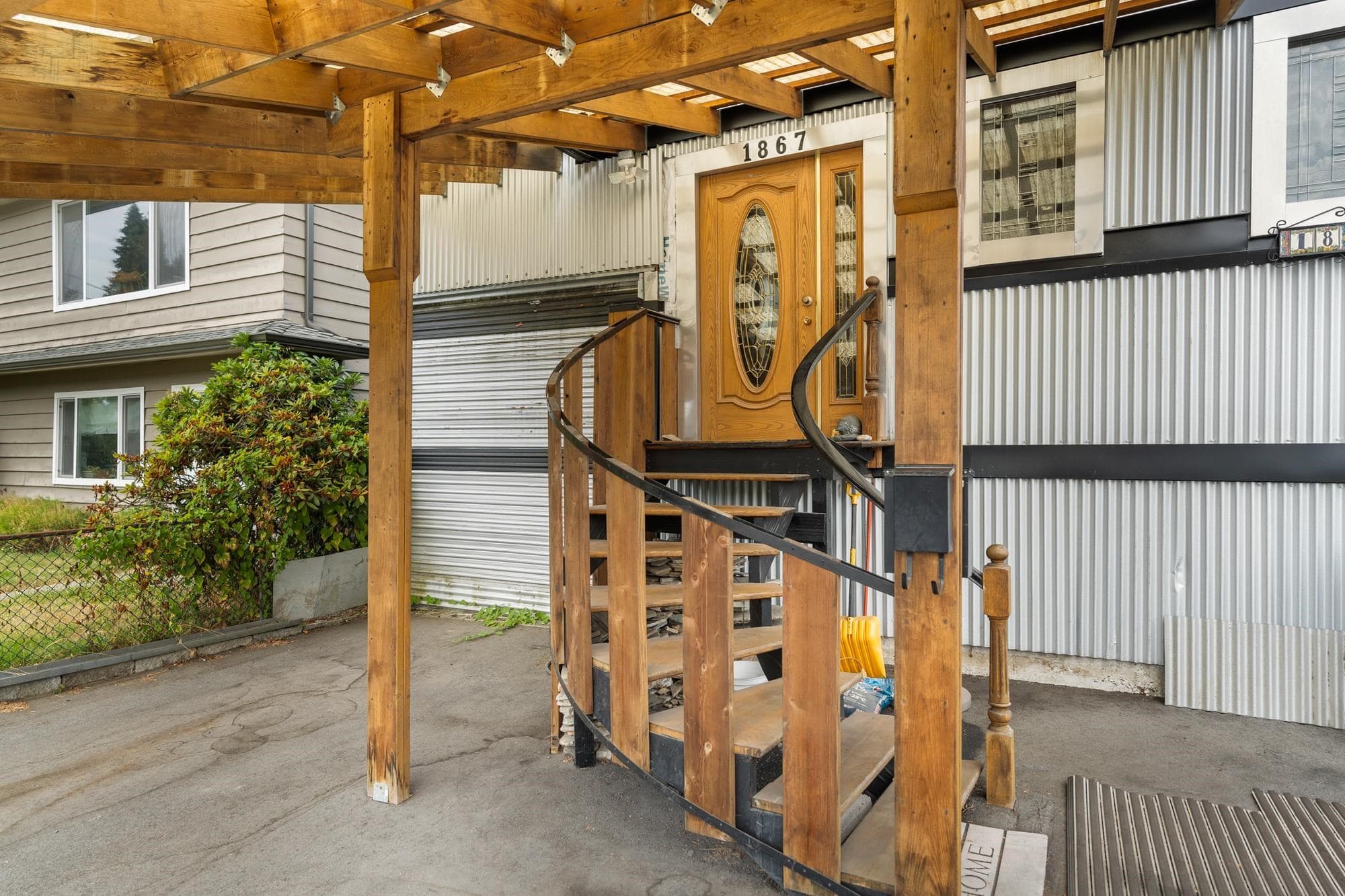 1867 Salisbury Avenue, Port Coquitlam, V3B 1X6 — photo 2