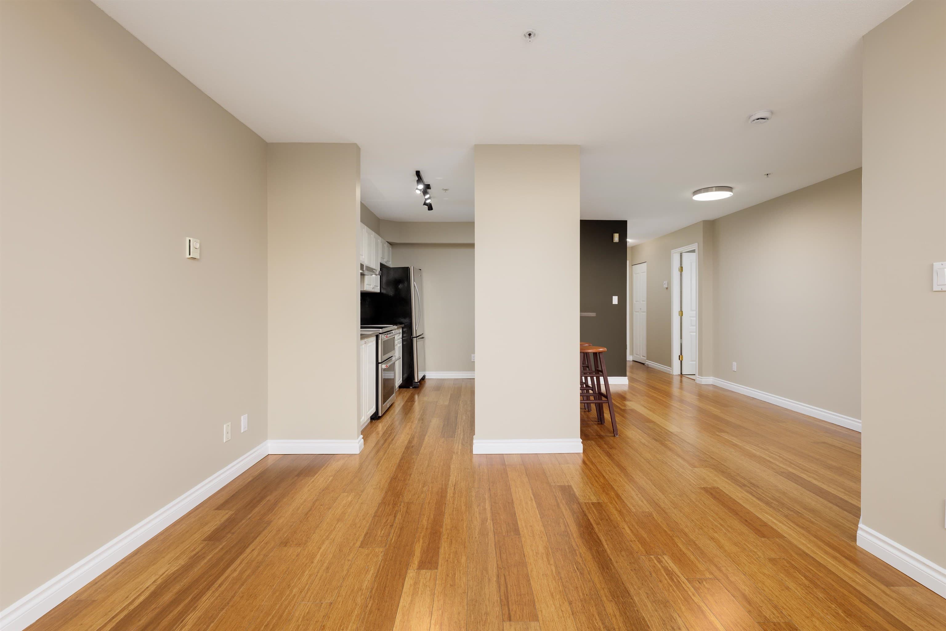 301 - 7117 Antrim Avenue, Burnaby, V5J 5K1 — photo 4