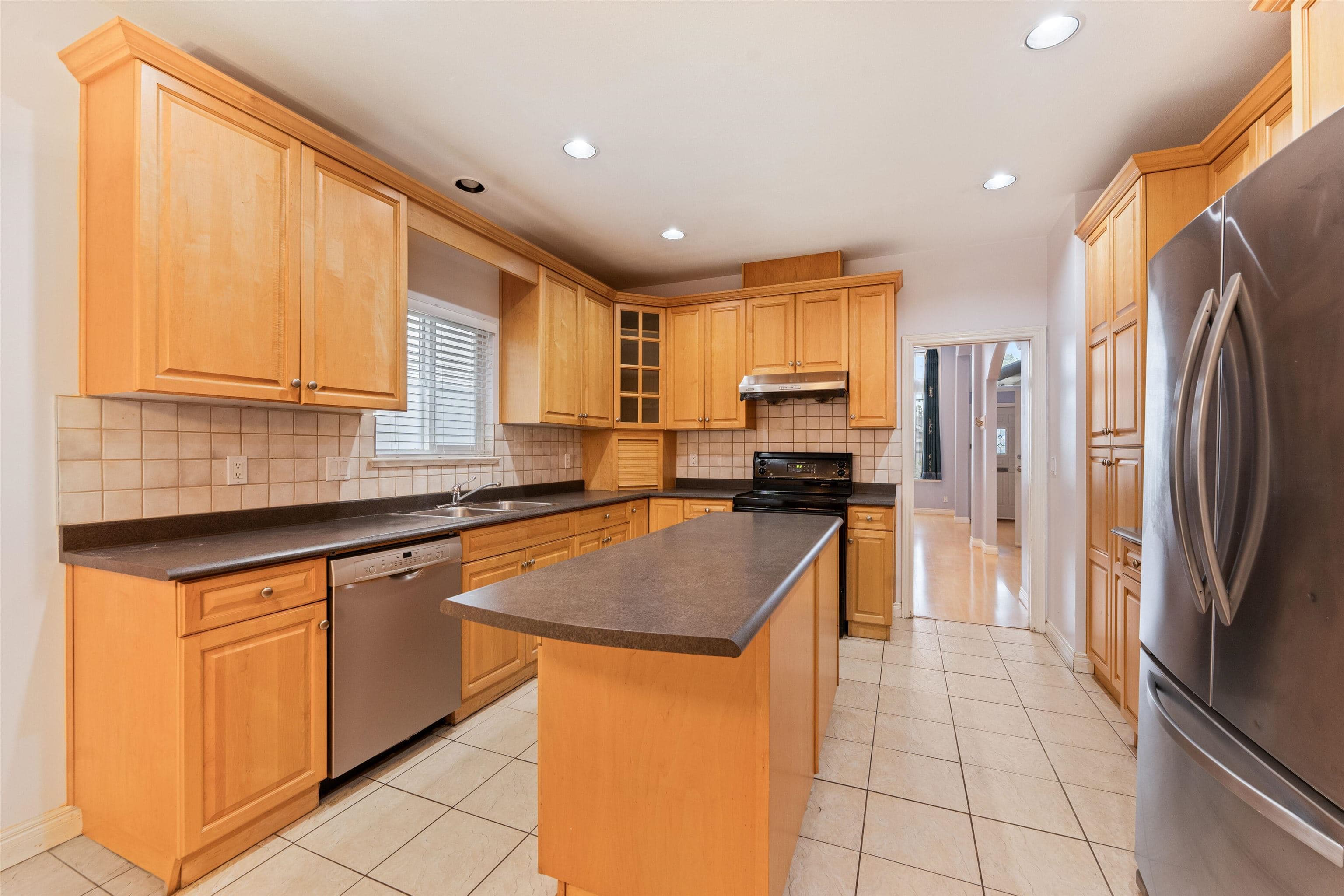 7573 17th Avenue, Burnaby, V3N 1L6 — photo 3