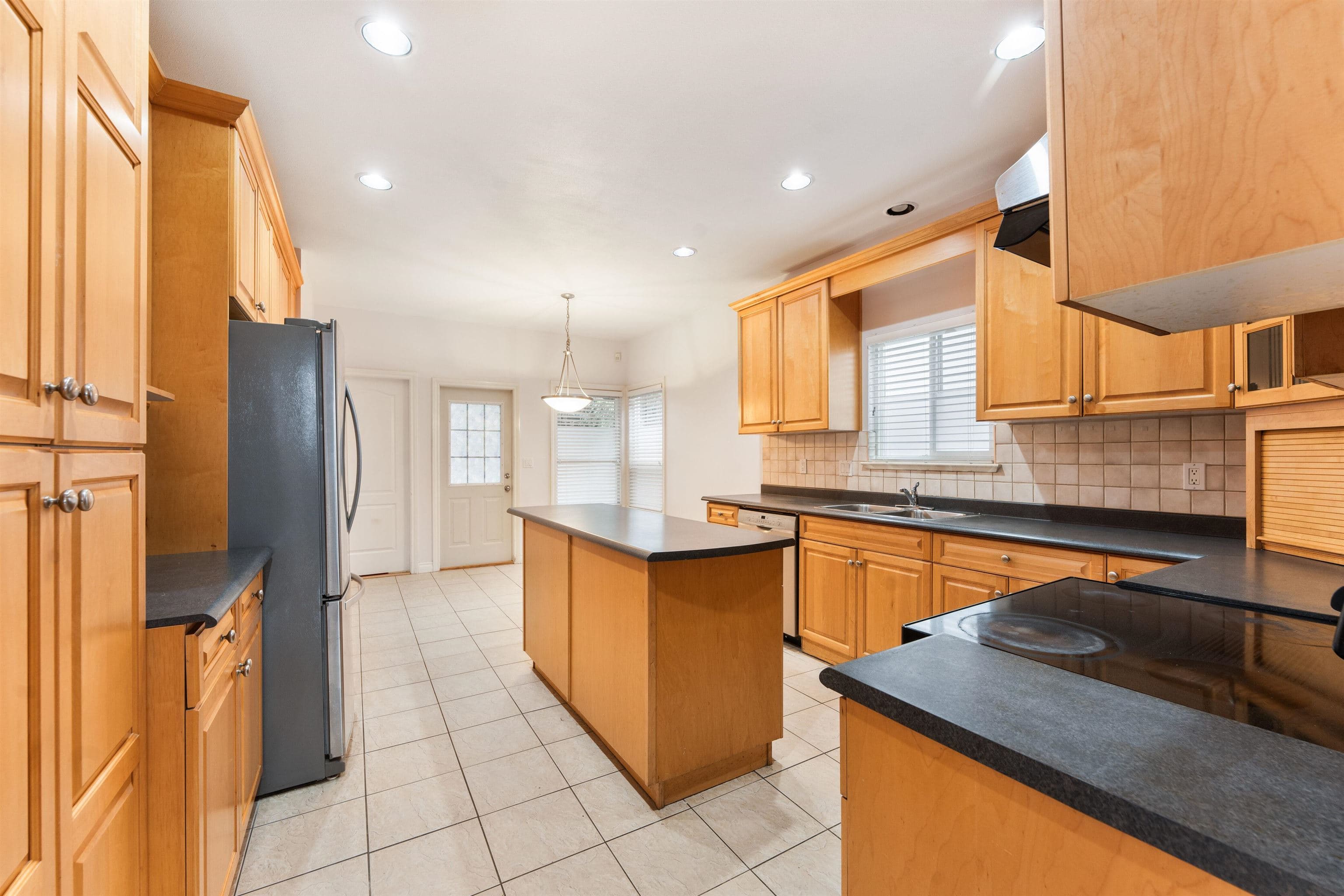 7573 17th Avenue, Burnaby, V3N 1L6 — photo 5
