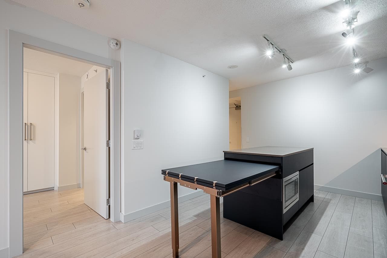 1106 - 988 Quayside Drive, New Westminster, V3M 0L5 — photo 5